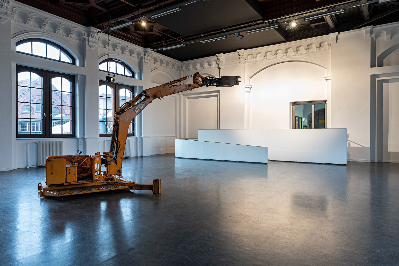 Katja Aufleger, Applause, 2021, Excavator, controls
