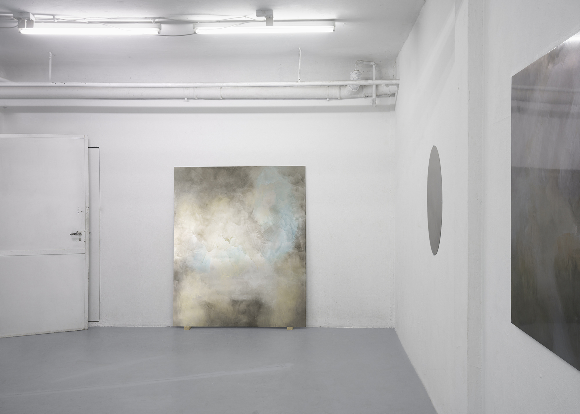 Exhibition view, Jennifer Bannert, metallic, basis Projektraum, Frankfurt am Main, 2021 (2)