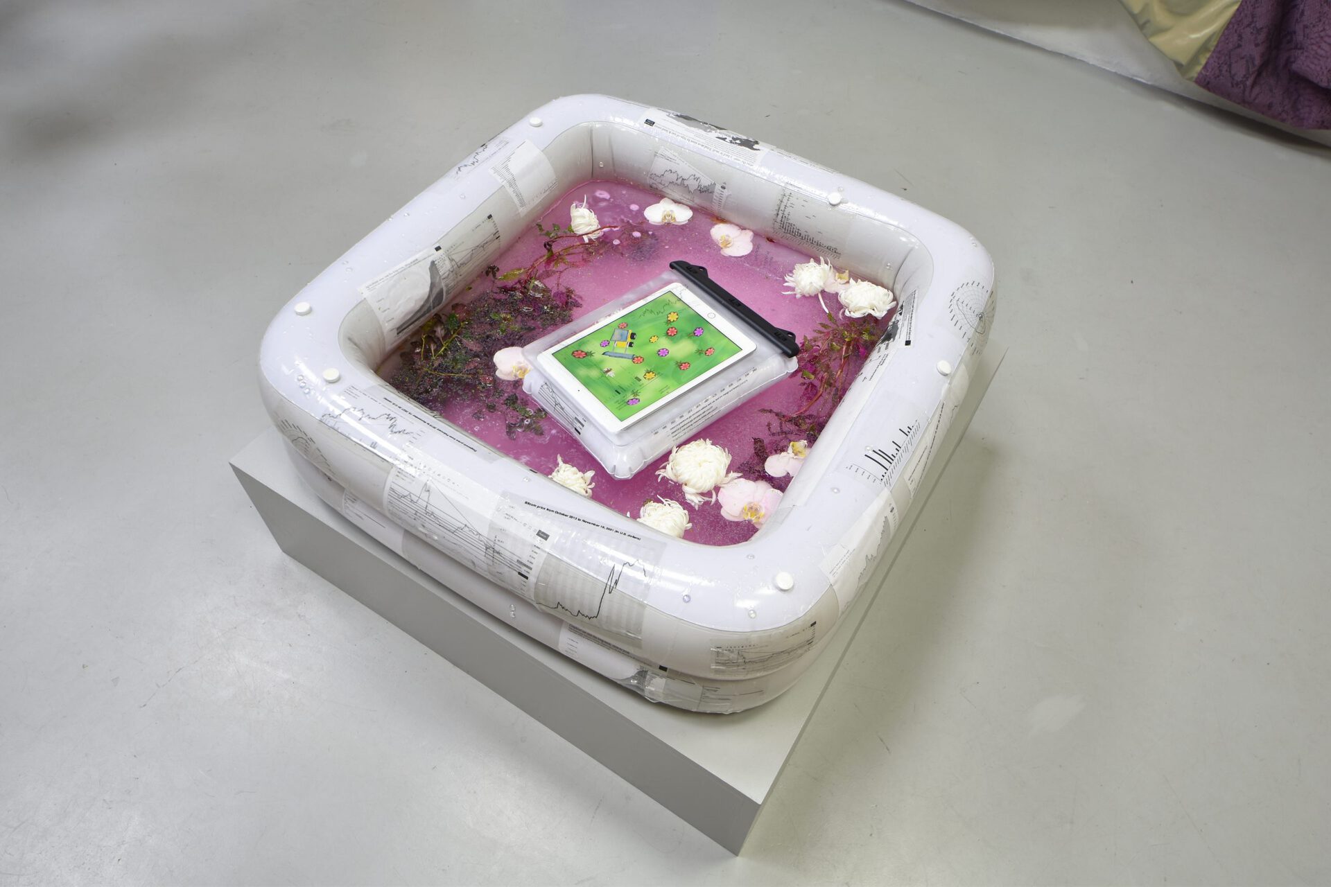Giacomo Giannantonio, "Disaster adverted", 2021, plastic, pvc, water, bath bomb, glue, silicone, 85 x 85 x 25 cm