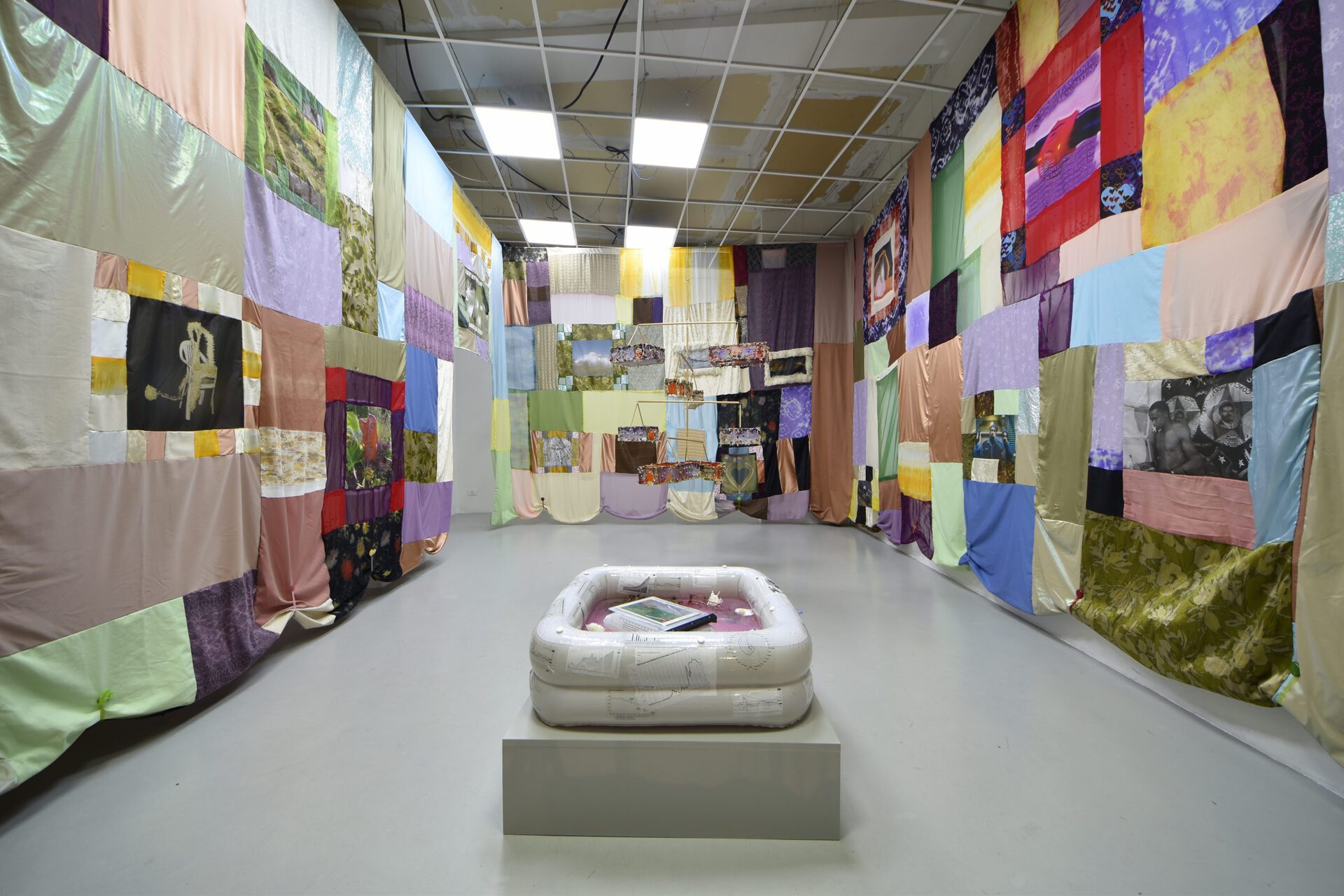 Viola Morini x Giacomo Giannantonio, "No child left behind", exhibition view