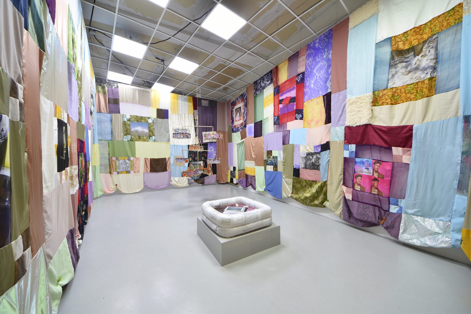 Viola Morini x Giacomo Giannantonio, "No child left behind", exhibition view