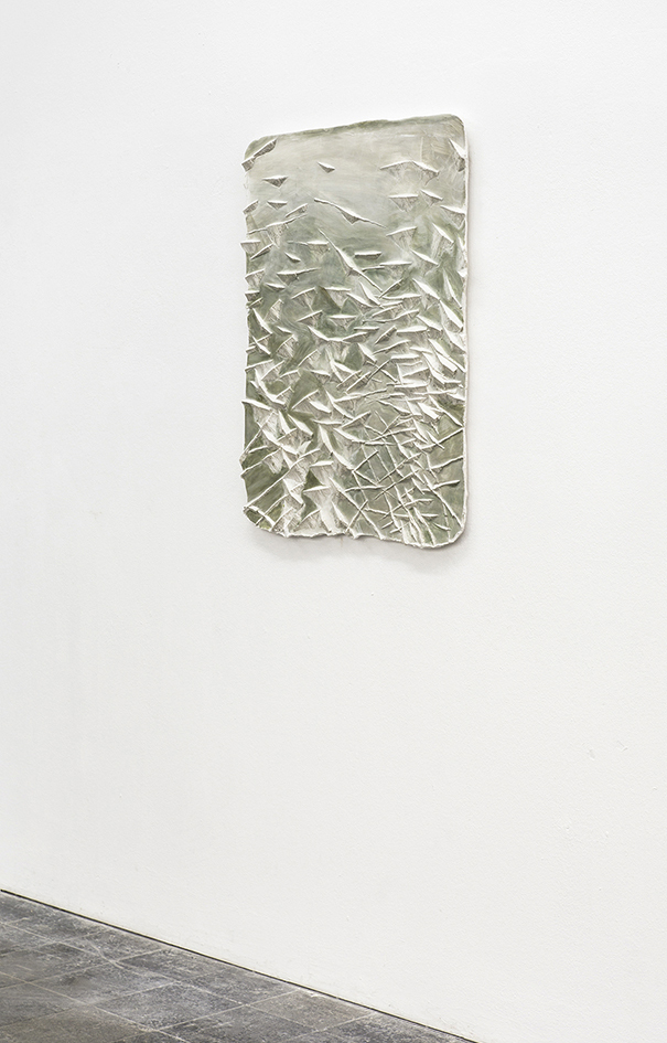 Ruth Weigand, "In the middle of the night", 2021, alabaster plaster, pigments, 94 x 47 x 4 cm