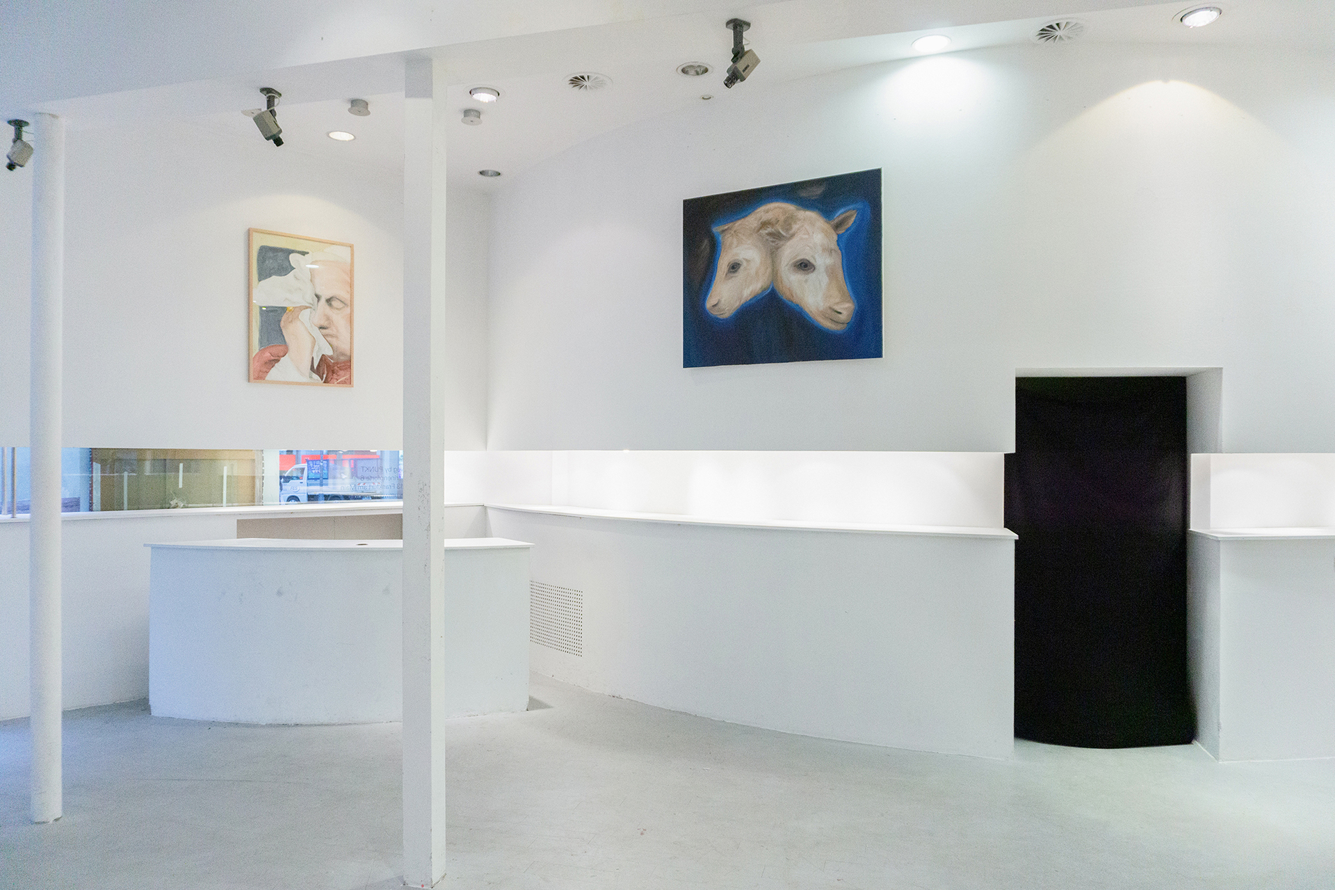 Left: Der Zurückgetretene, 2021, watercolor on paper, 70 x 100 cm, framed Right: Doppelkopf, 2021, oil on canvas, 100 x 120 cm