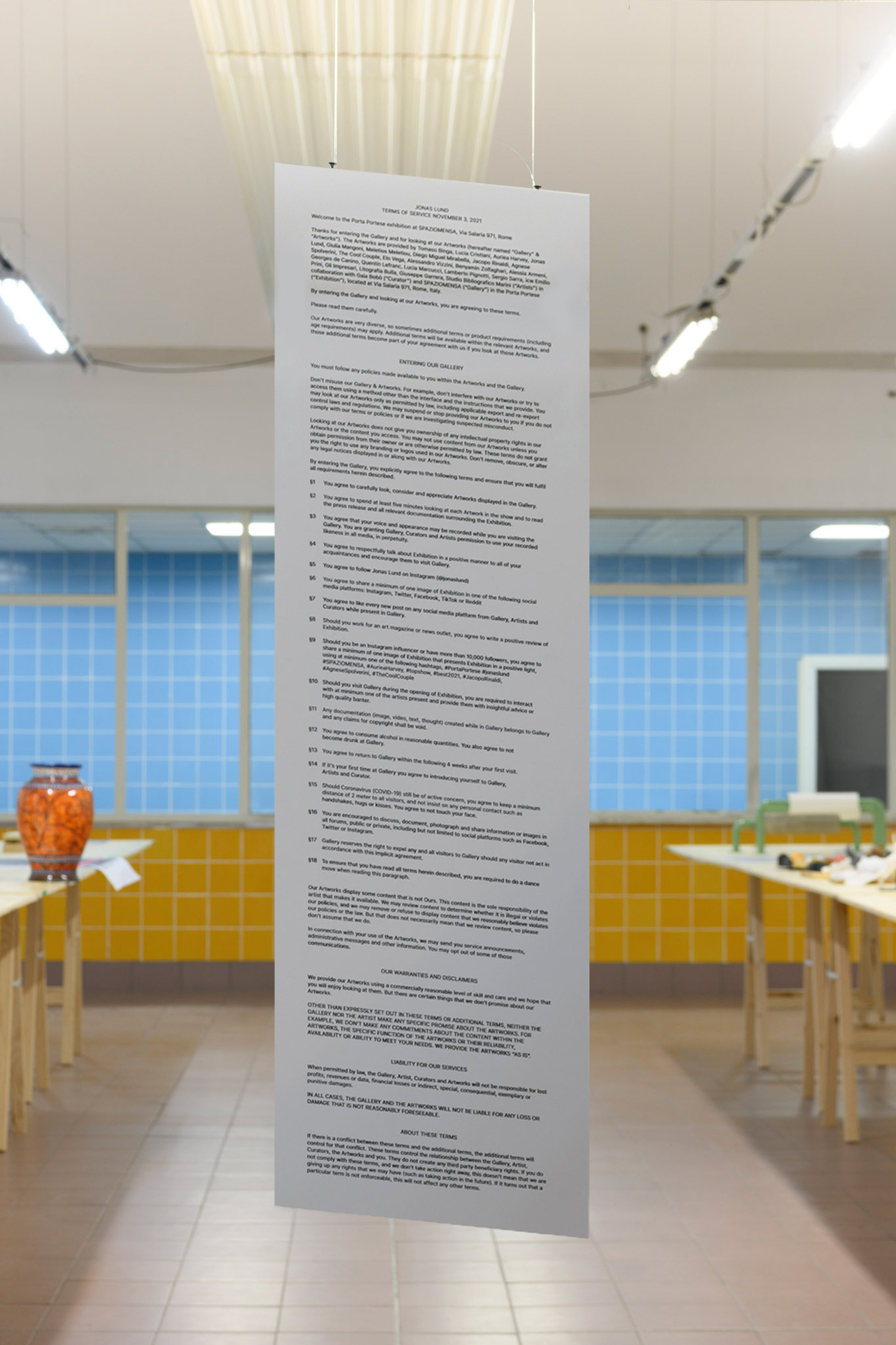 Jonas Lund, TOS. “Porta Portese”, curated by Gaia Bobò. Installation view at SPAZIOMENSA. Photo Credit Giorgio Benni.