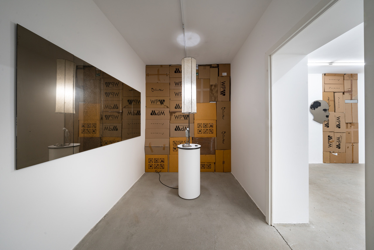 Installation view: Robert Brambora, ‘Good bye euch’, November 26, 2021 — January 15, 2022, Galerie Tobias Naehring, Berlin