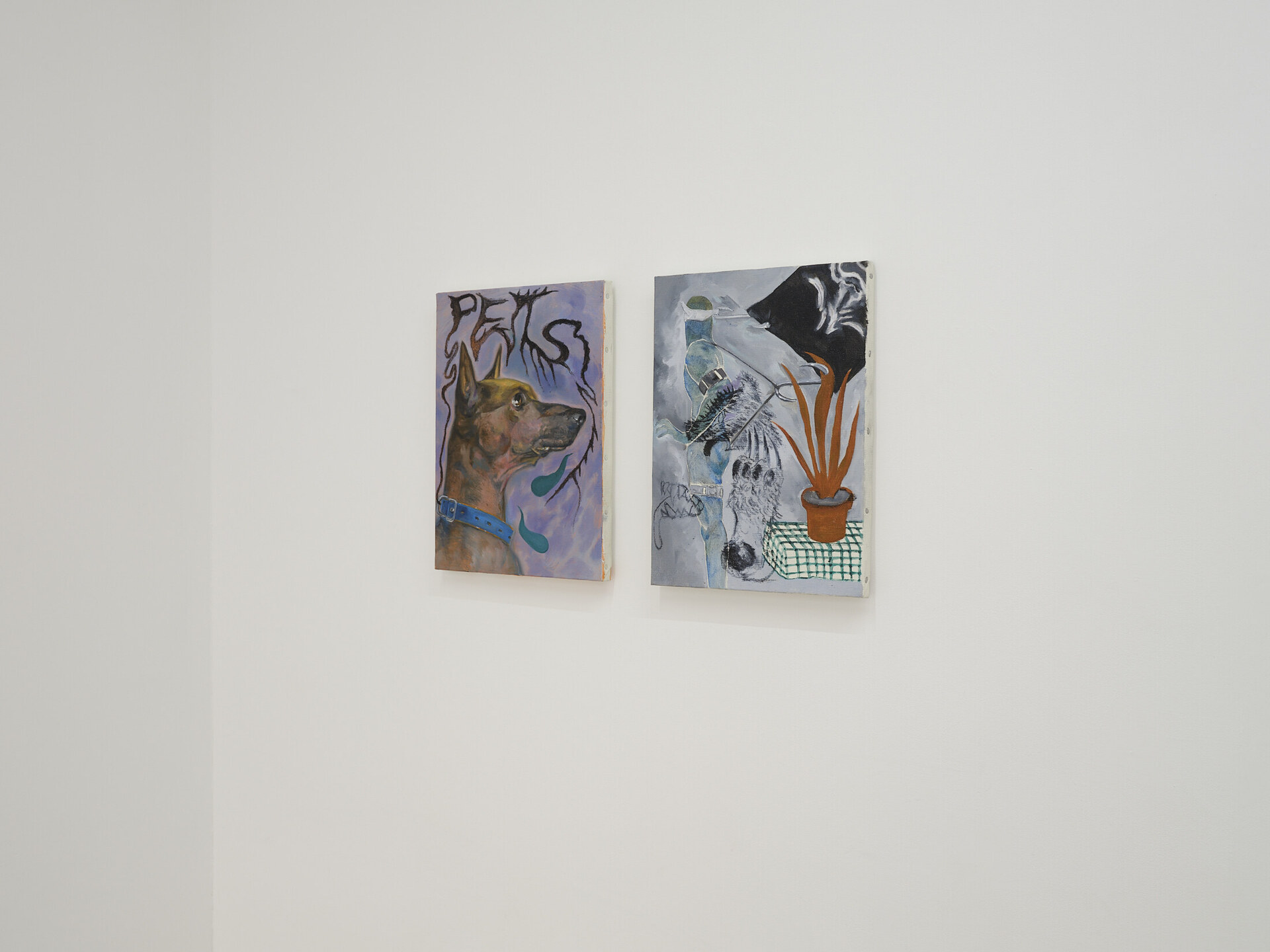 (Left) KAITO Itsuki,"PETS (Blue Collar)" 2021 Oil on canvas, 33.3 × 24.2 cm  (Right) KAITO Itsuki, "Tight inteligence (wolf mood)" 2021 Oil on canvas, 33.3 × 24.2 cm
