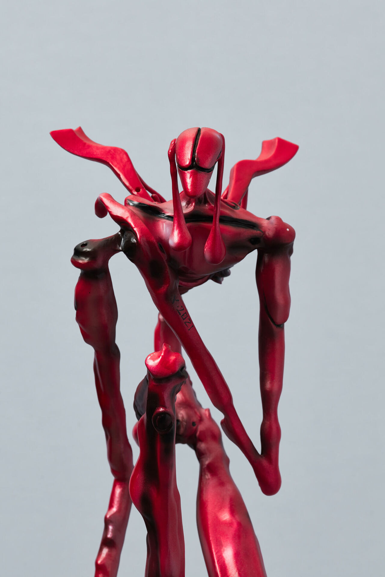 Tea Strazicic - Melkior, 2021 Mammoth resin, Acrylic paint 80 x 28 x 26 cm, display/ 183.5 x 42 x 40 cm (detail 2)