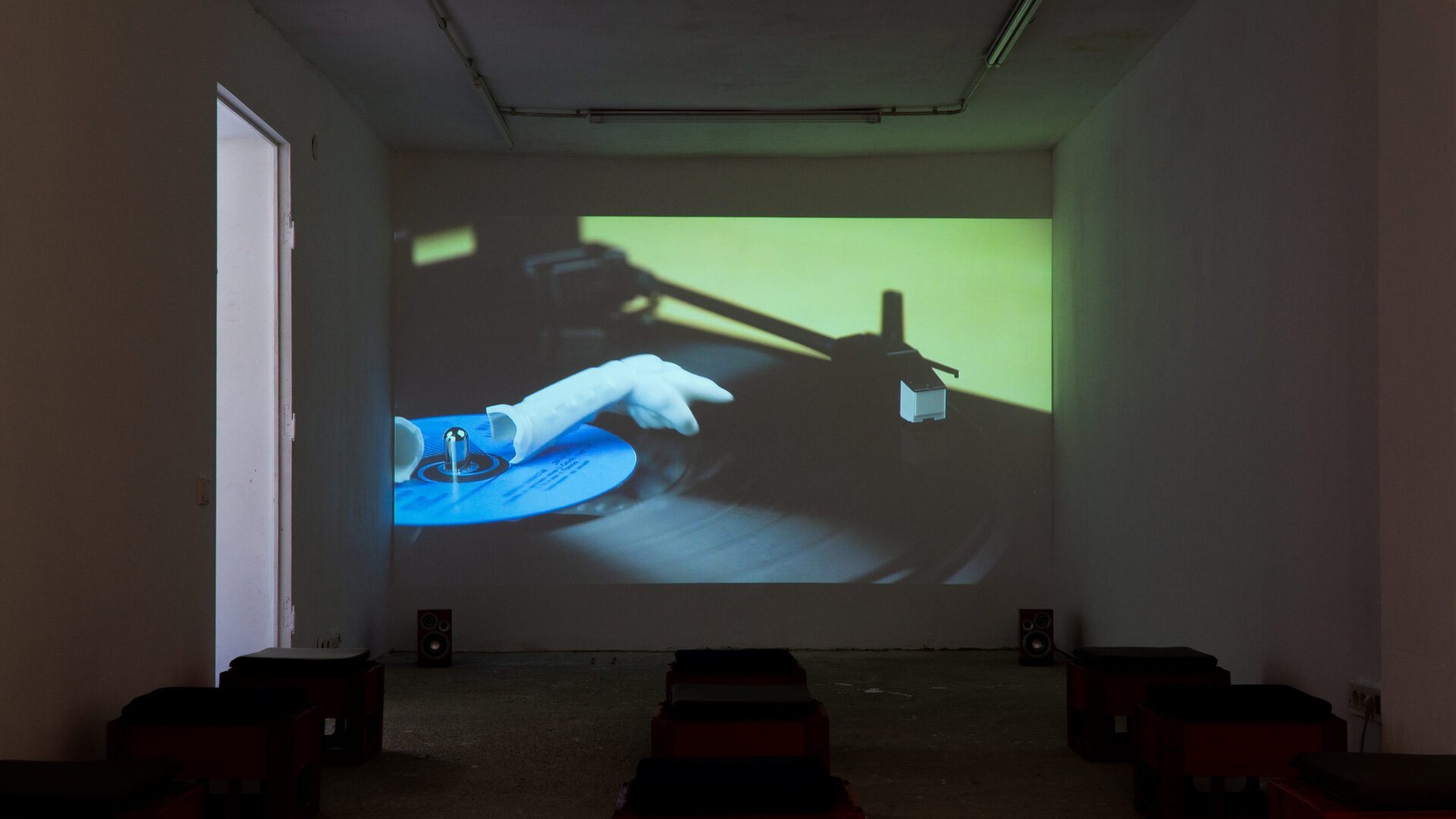 Alexandru Mihai Budeș & Lisa Marie Schmitt / 30 de ani de optimism, 2021 / site-specific installation, exhibition view