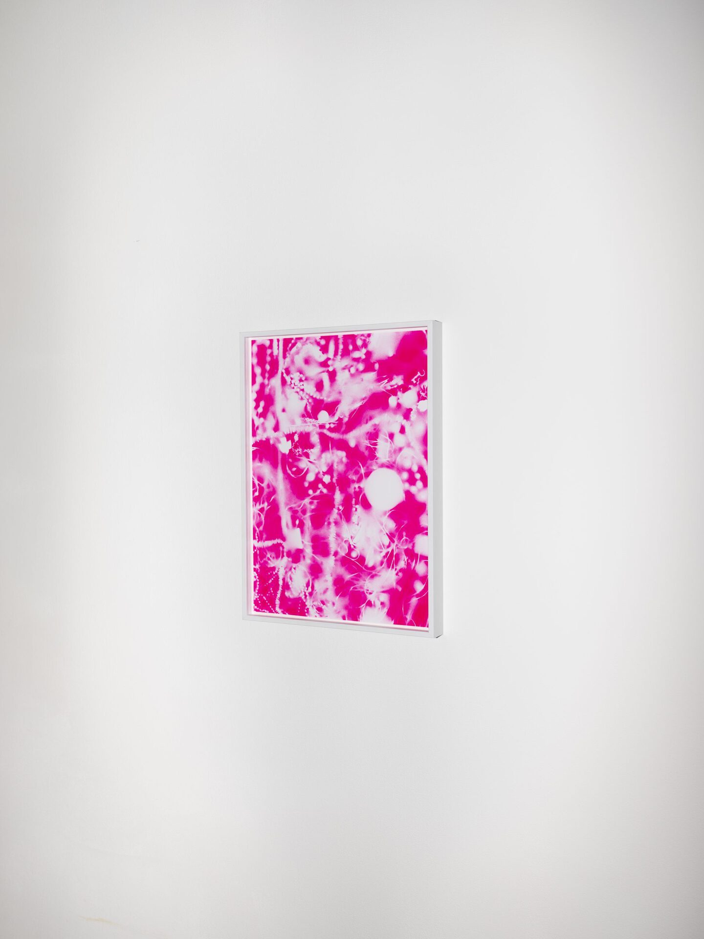 Christelle Kahla, The Lovers #10, spray on glossy paper, 42 x 29,7 cm, 2021