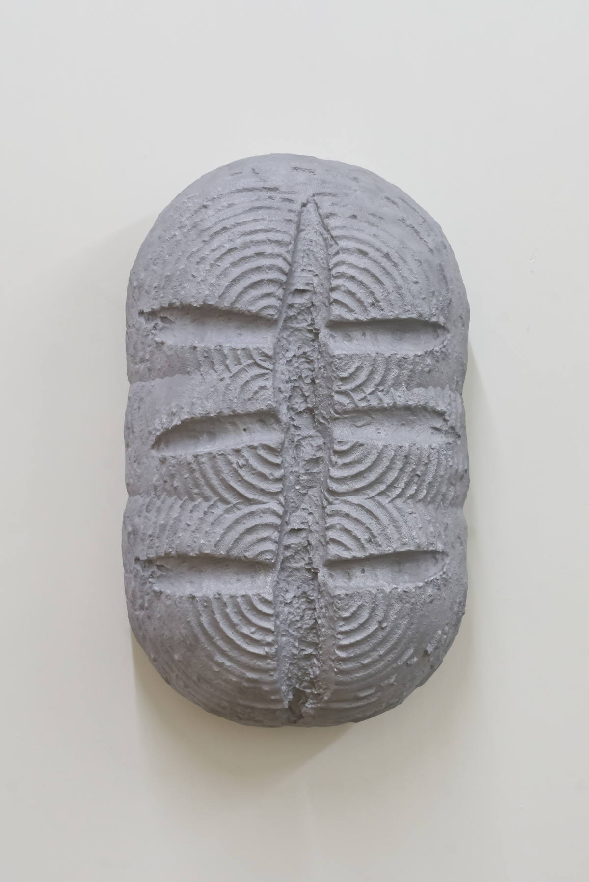 Daniel Stempfer, Laib/loaf 22 (echo edit), 2021, sandblasted aluminium, 32x20x10cm