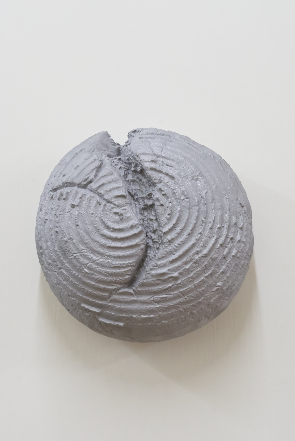 Daniel Stempfer, Laib/loaf 32, 2021, sandblasted aluminium, 20x20x10cm