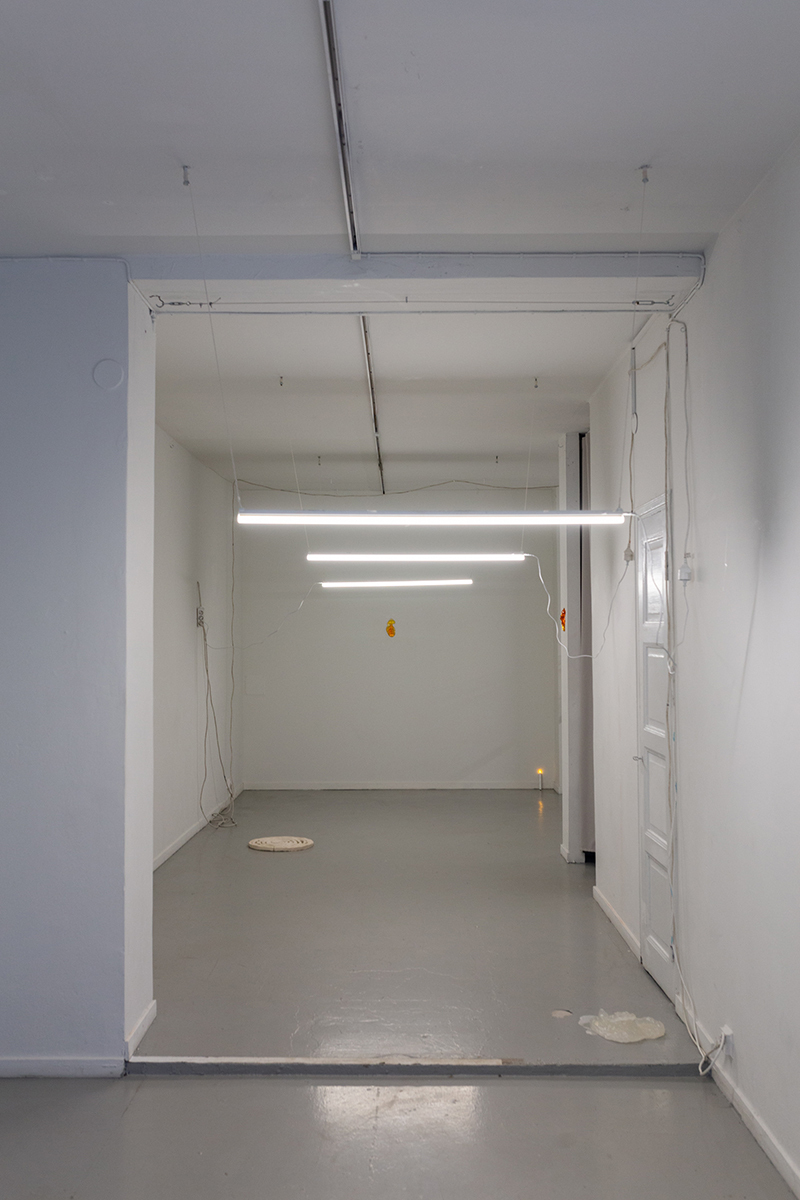 Group Hug: Installation view. 2022.