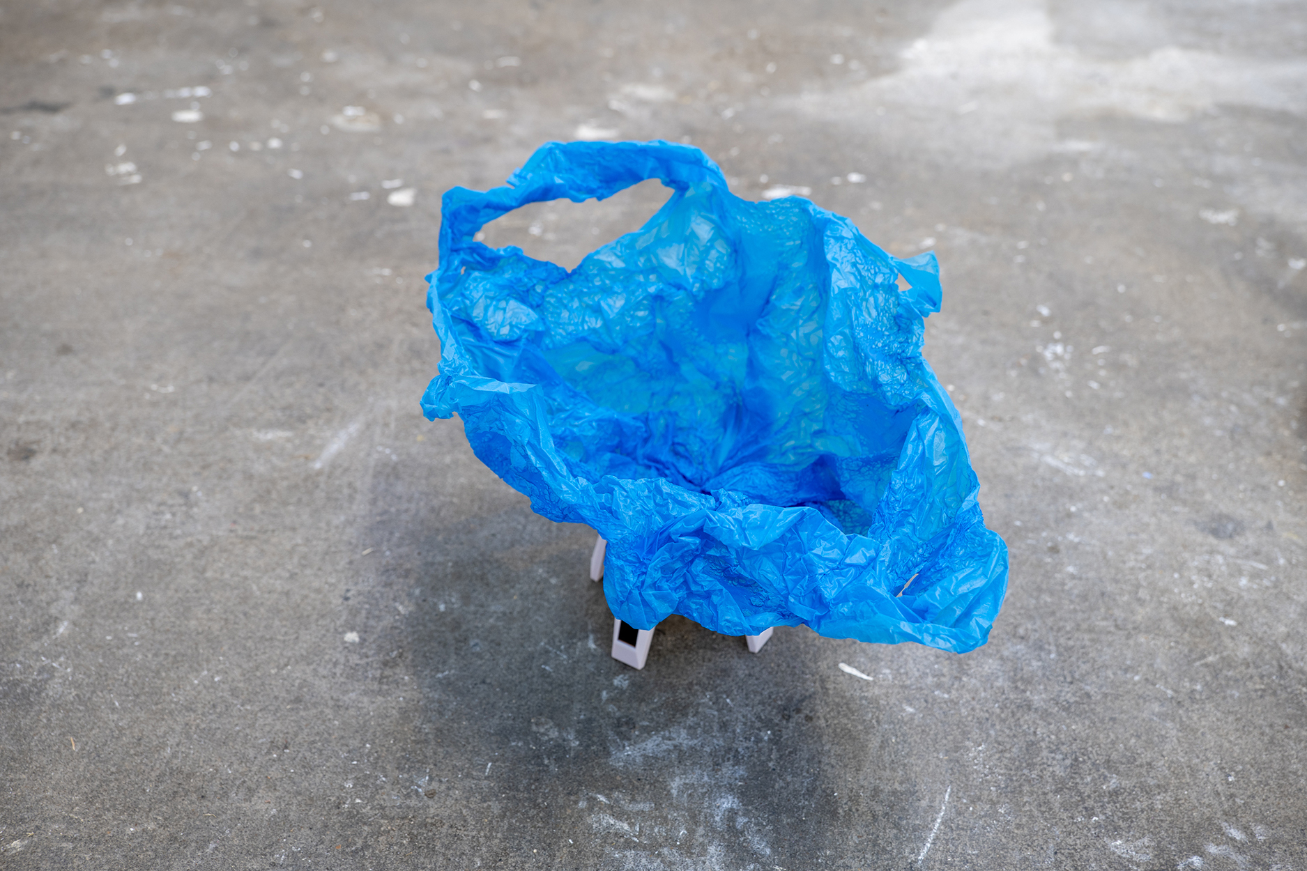 Guilhem ROUBICHOU, Dancing Blue Bags, 2020, plastic bag and solar rotating device, 60x60x60cm