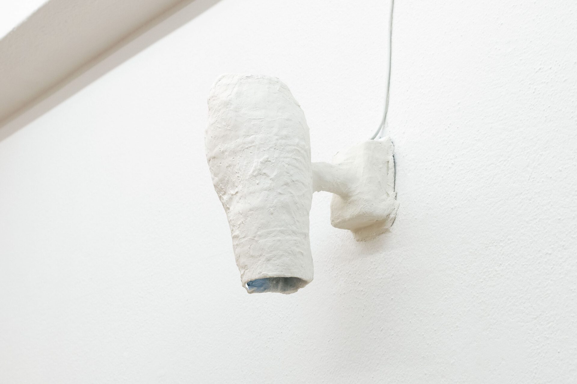 Shirin Yousefi, Sans Rayures, 2021 Projector, metal, and plaster, 34 × 30 × 15 cm