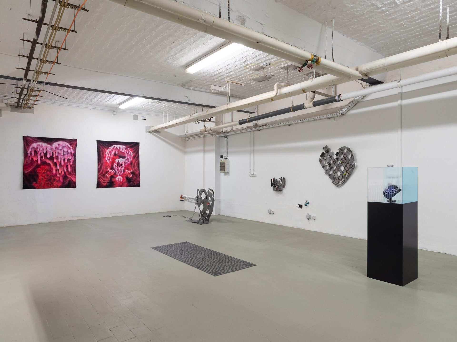 (in)visible hearts, installation view 3