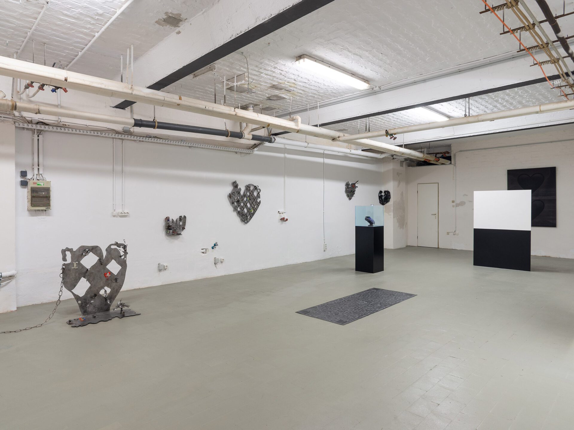 (in)visible hearts, installation view 4