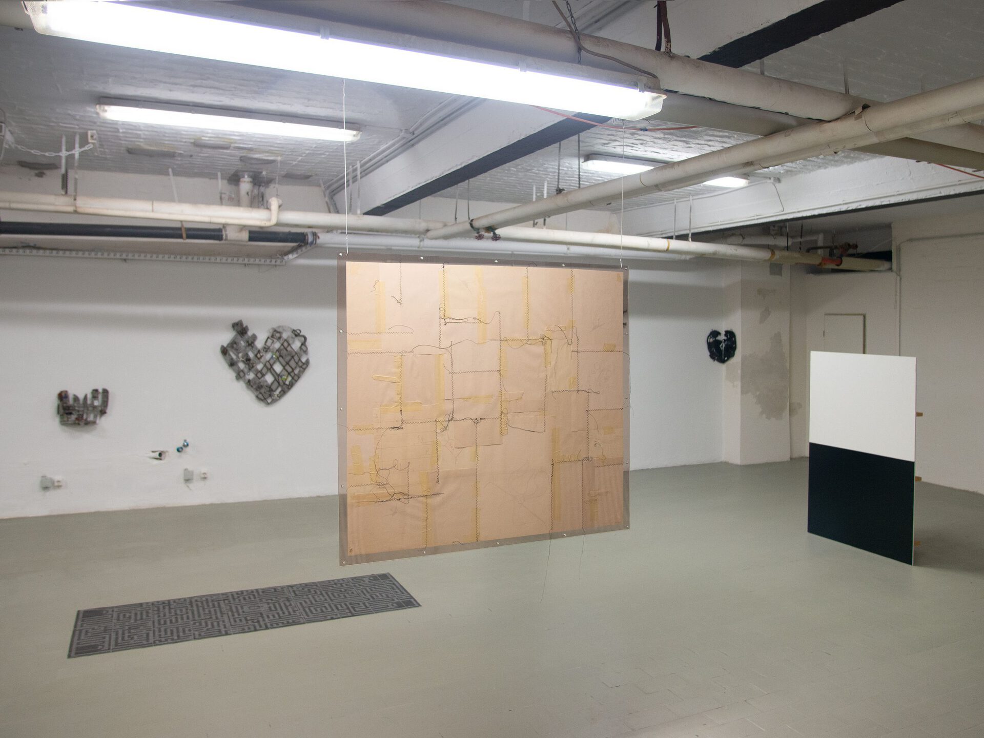 (in)visible hearts, installation view 8