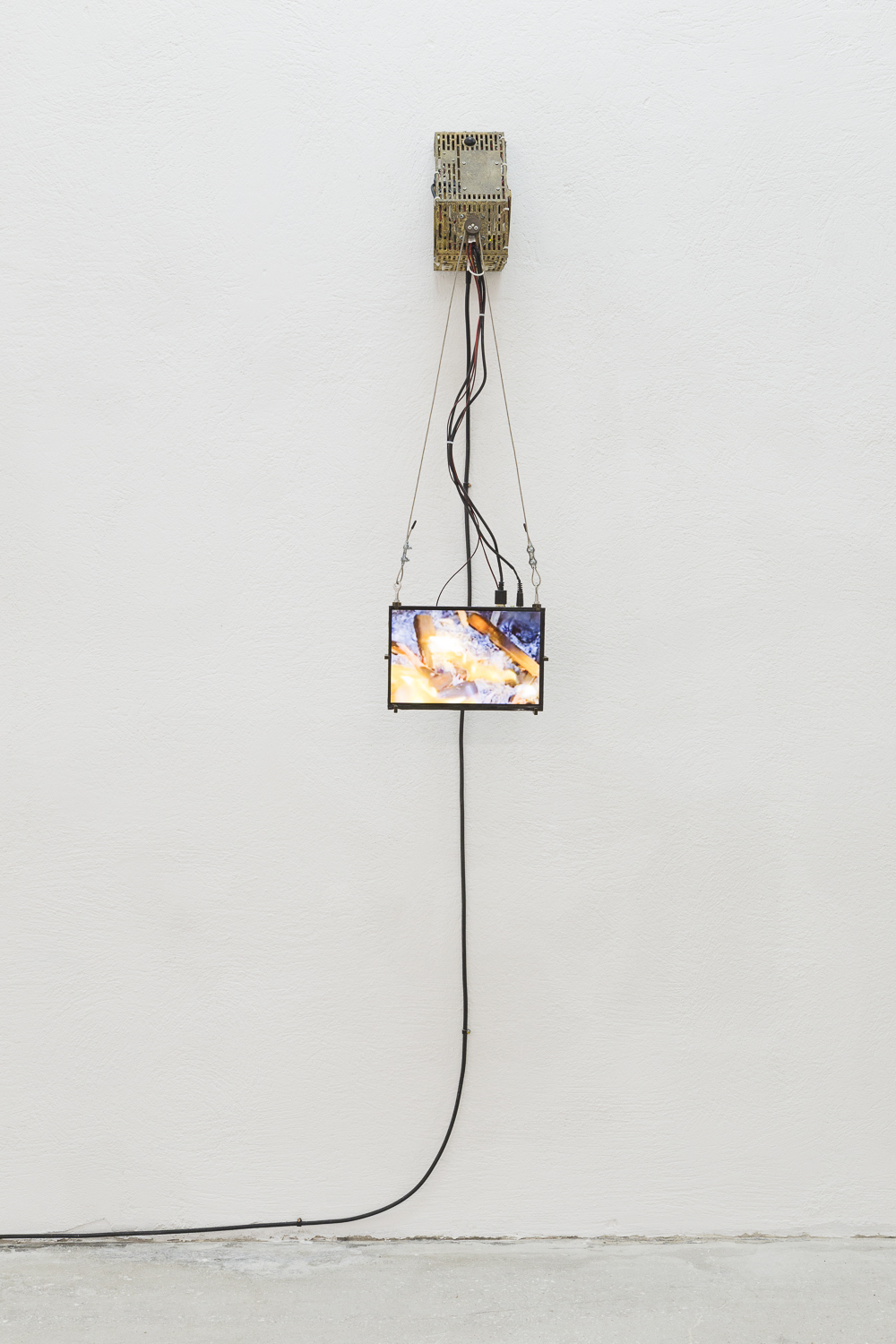 Thomas P. Grogan, L’Ami du Feu, 2021, Polyester resin, stone grit, oxidised steel, polylactic acid, copper powder, stepper motor, Raspberry Pi, power supply, computer fans, push button, accelerometer, 11 inch screen and interface, 90 x 24 x 19 cm