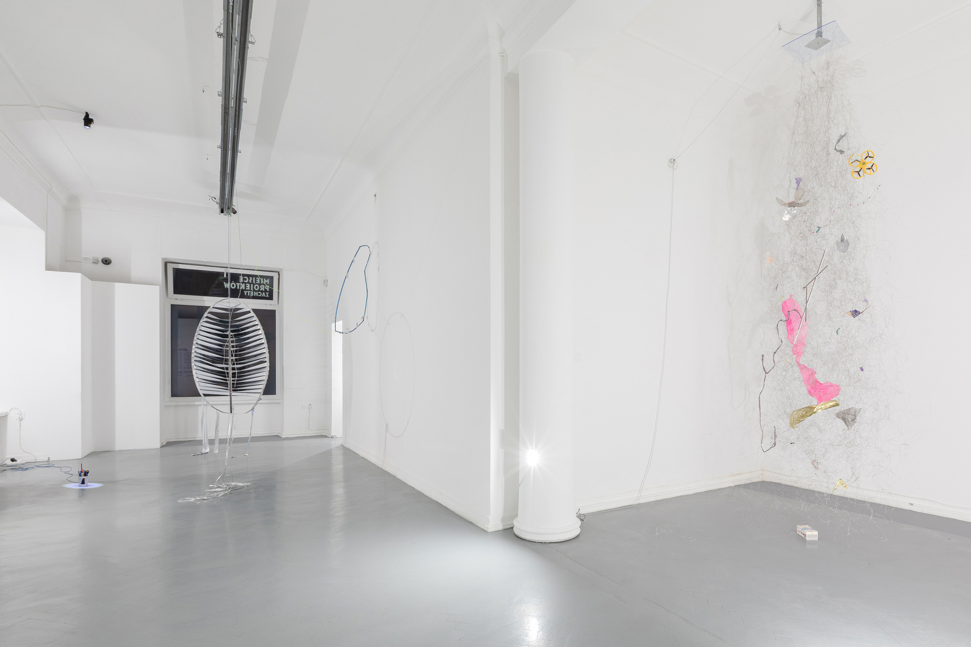 Marta Krześlak, Moving Things, 2021, exhibition view