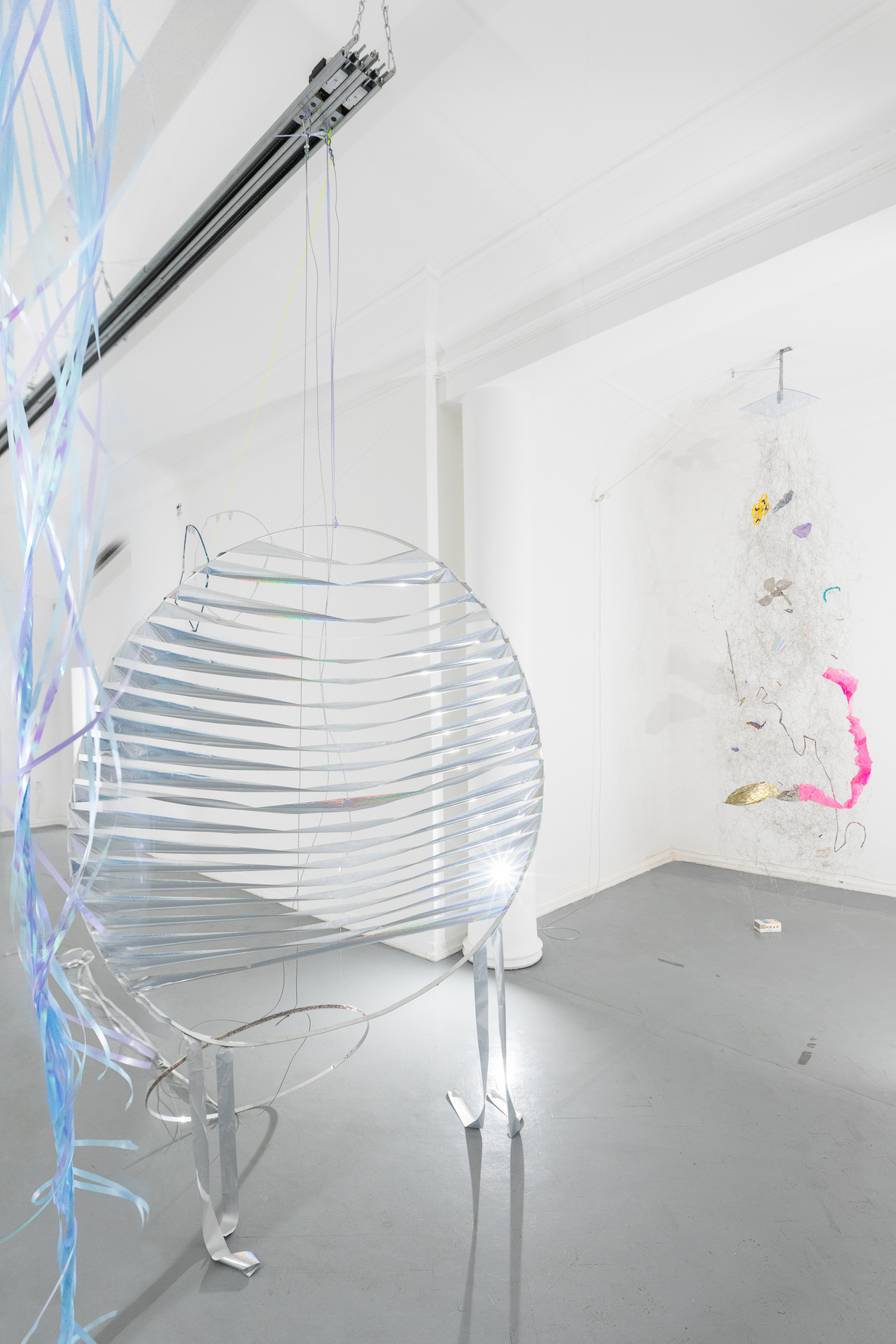 Marta Krześlak, Moving Things, 2021, exhibition view