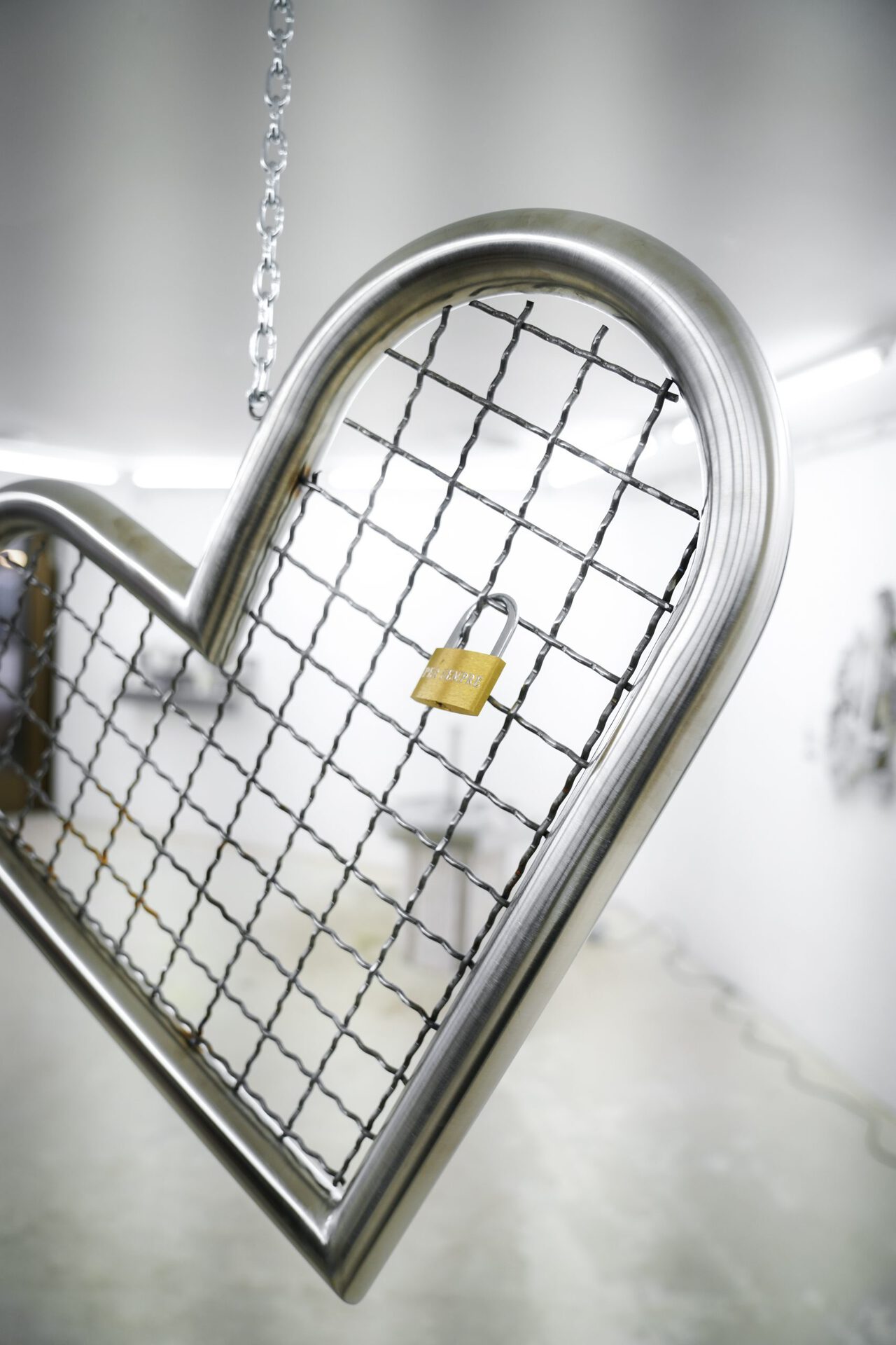 Studio Kuhlmann, Liebe deine Stadt, 2022, stainless steel, steel