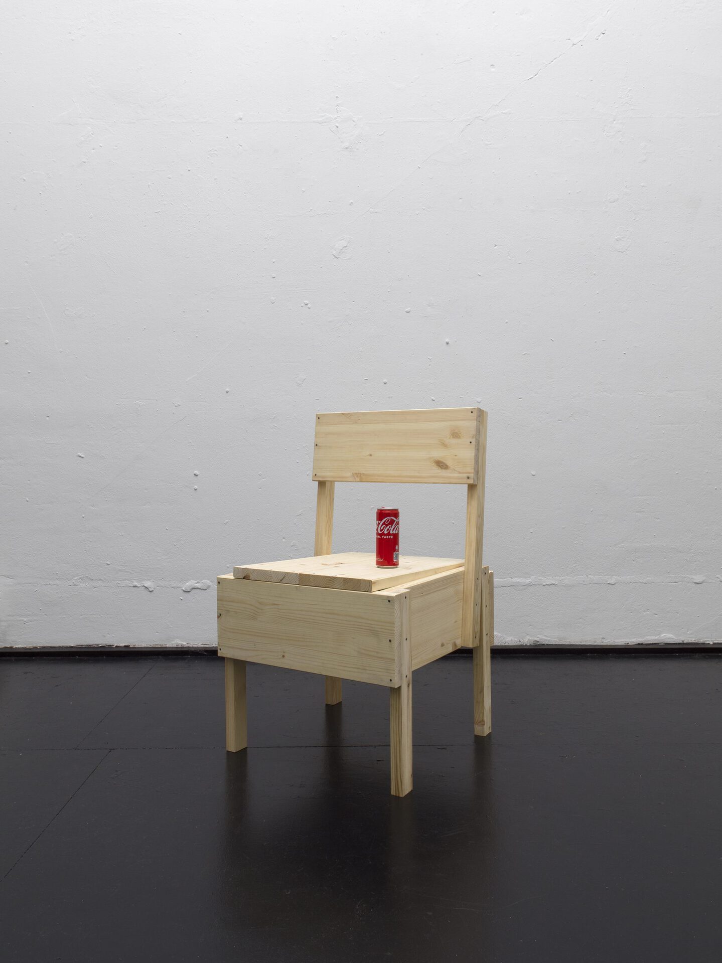 Samuel Haitz, Sedia (Coke), 2022, Chair built after Enzo Mari’s design Sedia 1, coke can