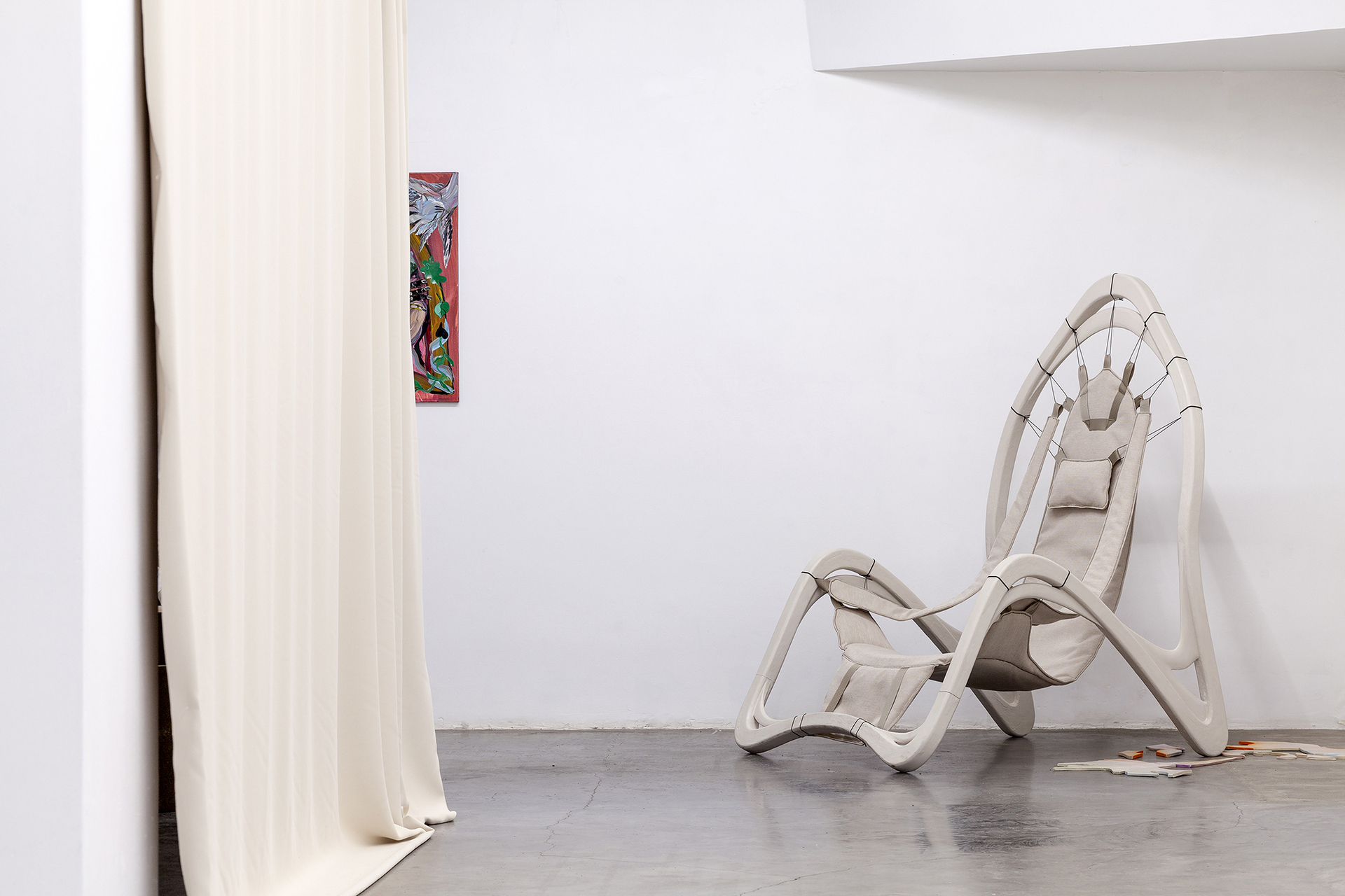 Present Yet-to-Be. Lisann Lillevere & Johanna Ruukholm. Holy Ghost, 2021, installation, ceramics, sand. Photo by Roman-Sten Tõnissoo