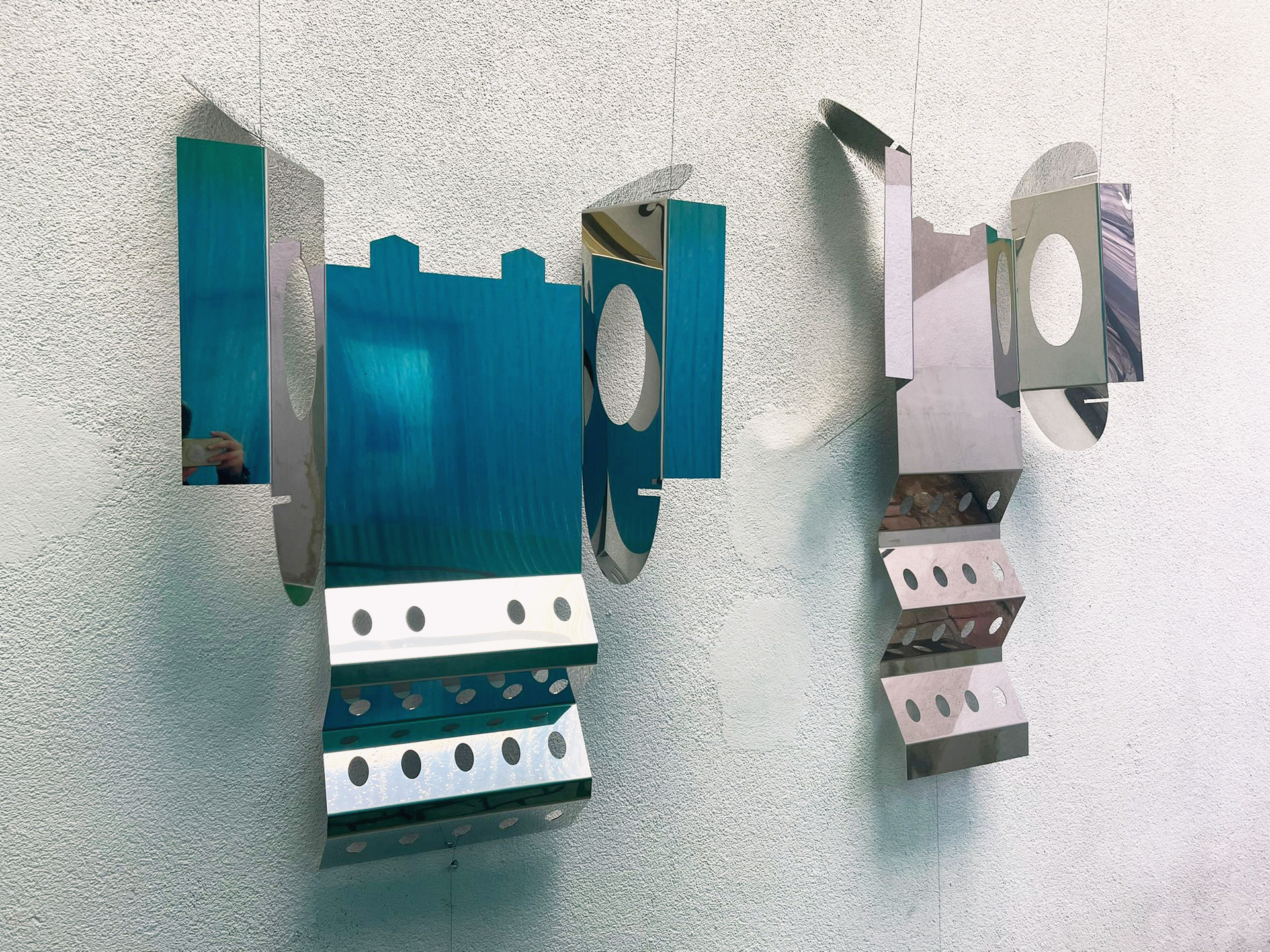 Daniela Palimariu, FAMILY VIII (EARS), 2021 stainless steel - mirror finish