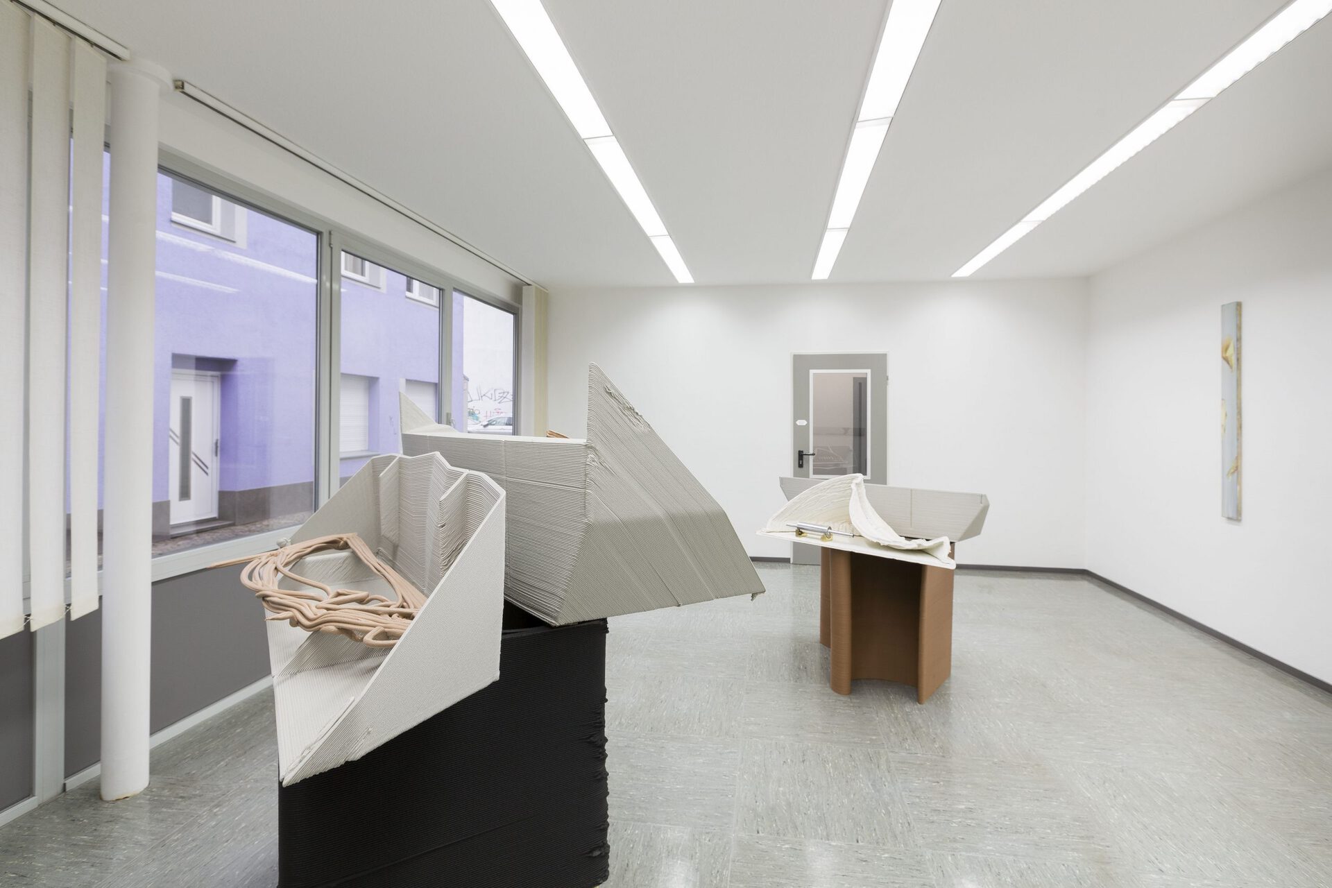 Installationshot Suspension of (dis)belief