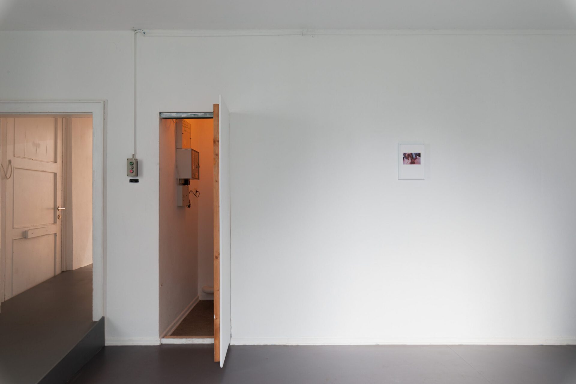 Mahalia Heydemann, Puttchen, 2021, Installation View at Kunstverein Braunschweig 2021, Courtesy the artist and Kunstverein Braunschweig. Photo: Stefan Stark