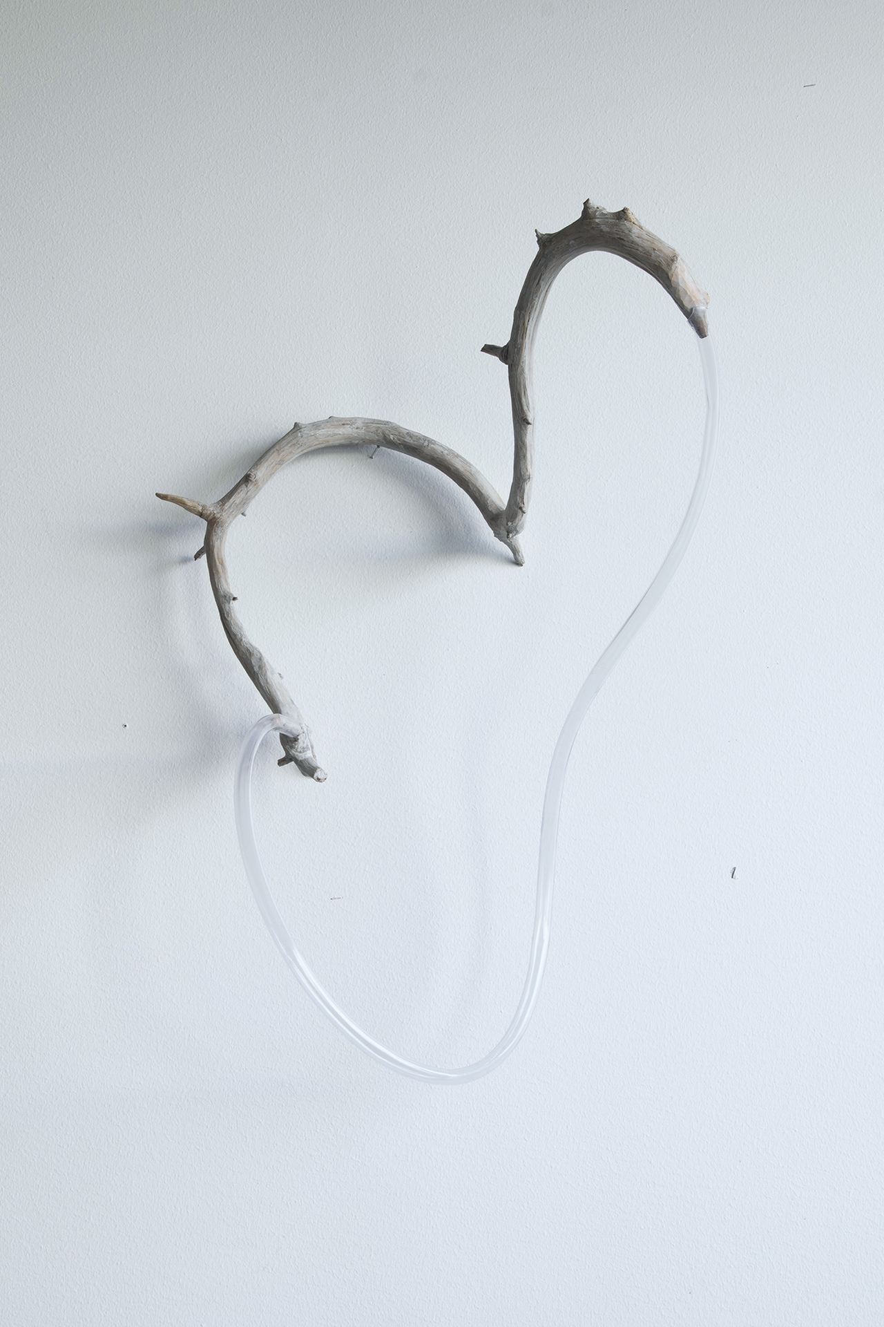 Anastasia Savinova, We Swim in One Water, act IV, ocean blue / 2021 / driftwood, plastic hose