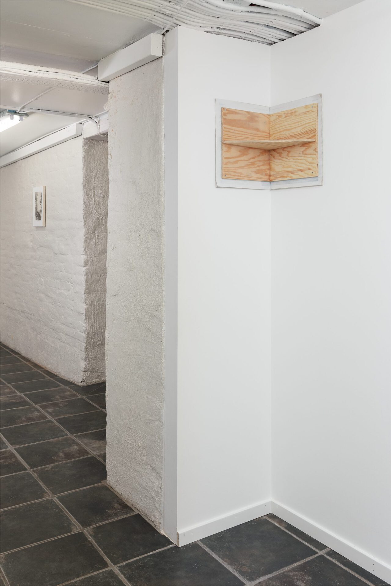 Matias Kiil, yes and no, 2022, installation view 2