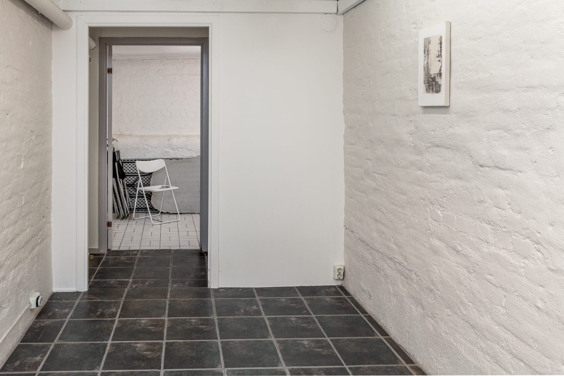 Matias Kiil, yes and no, 2022, installation view 3