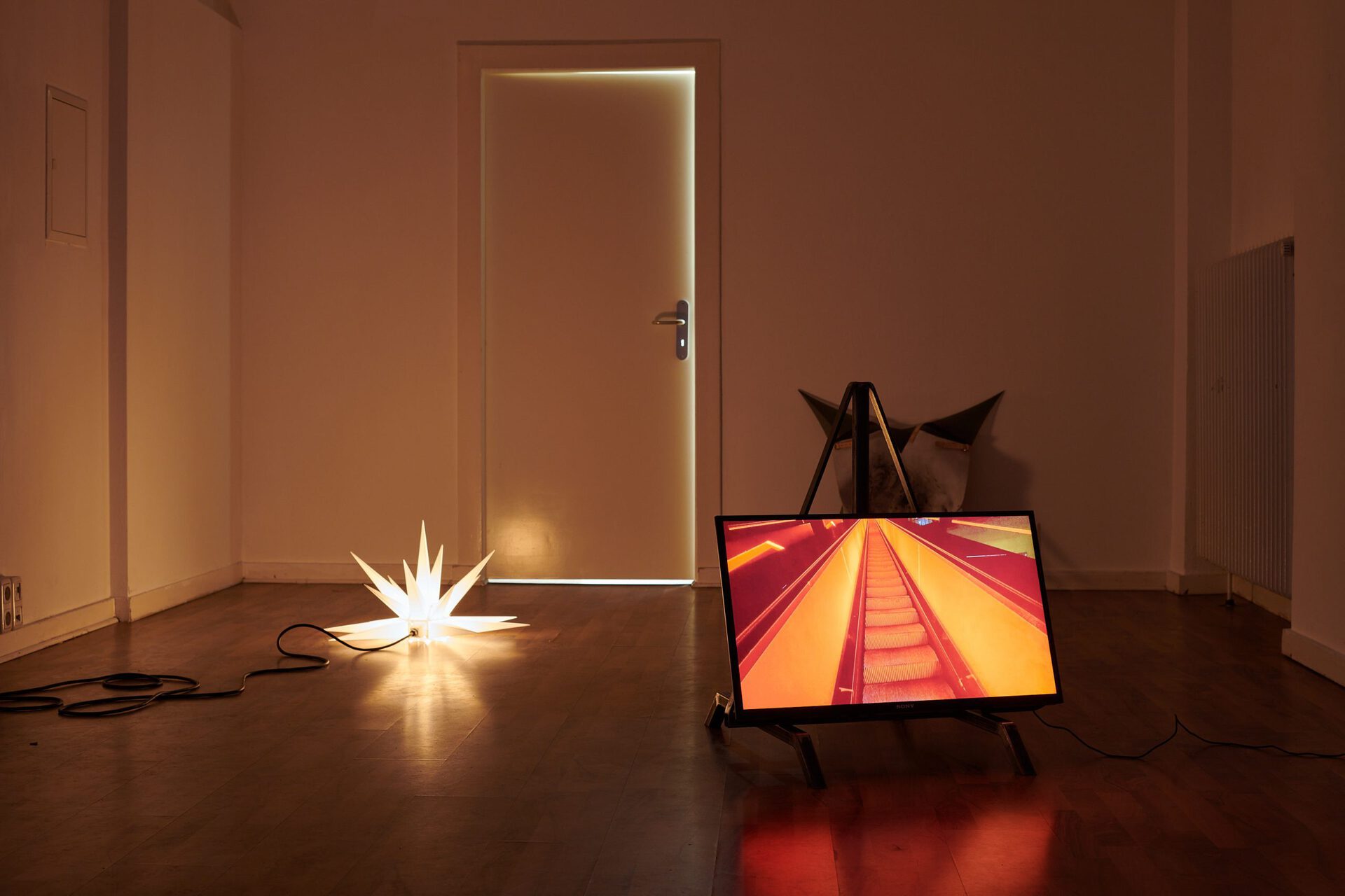 Installation view NACHT IM SCHACHT (2022) Nails Projectroom