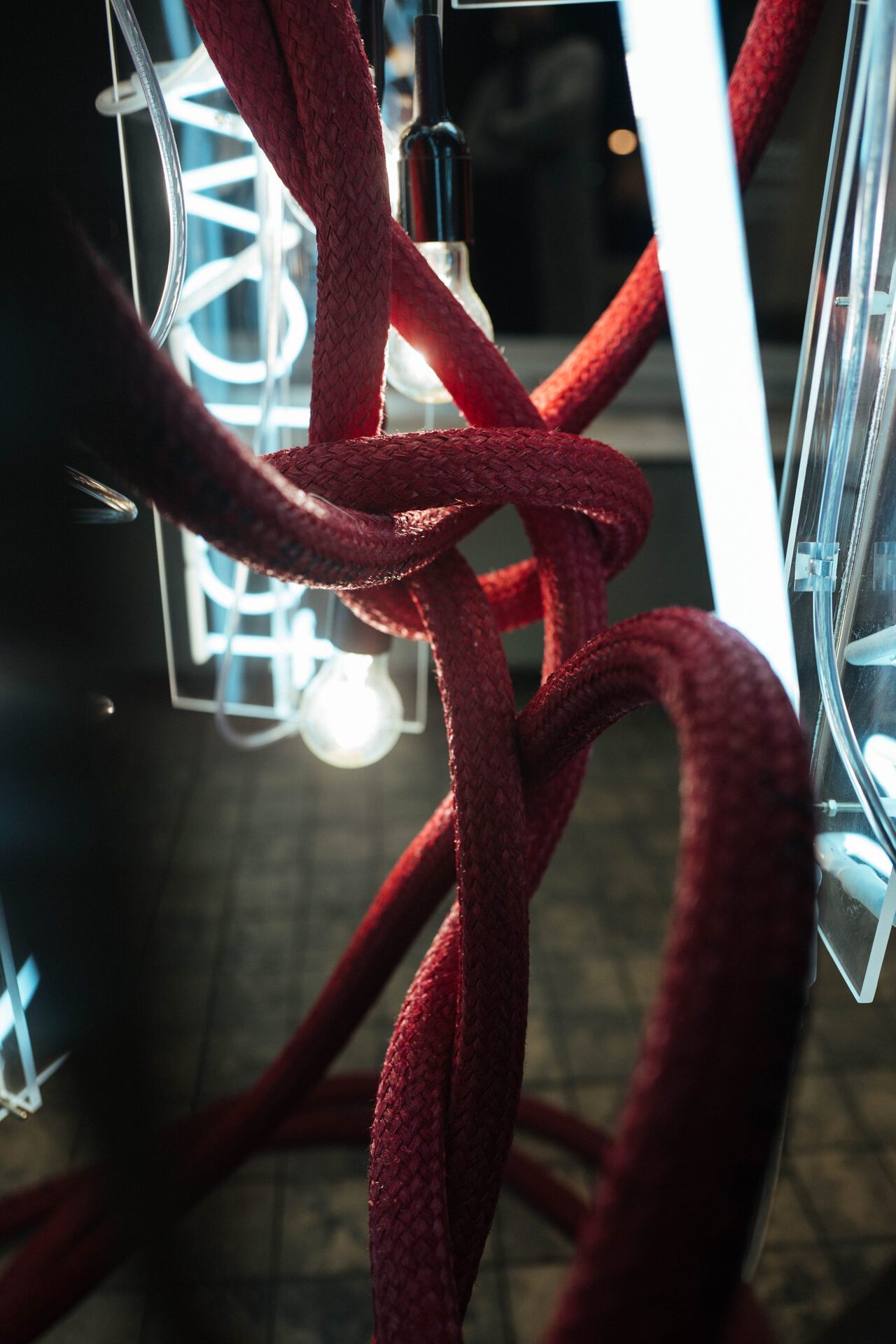 Astrid Klein, Follow your bliss; vertical light sculpture, 2021