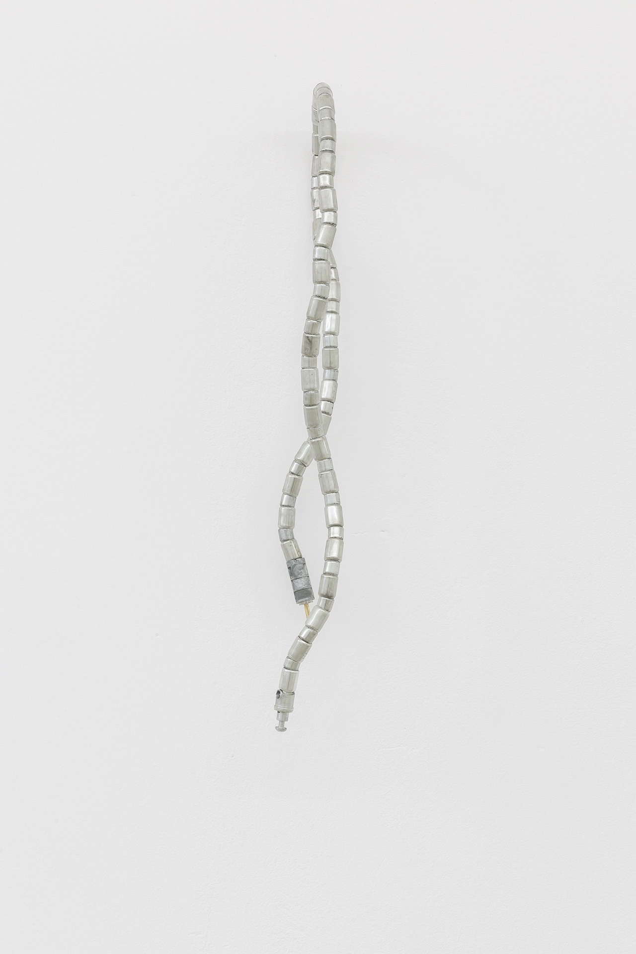 Eric Stephany, «Confidence», 2022 Metal, golf leaf 24K 76X22X10