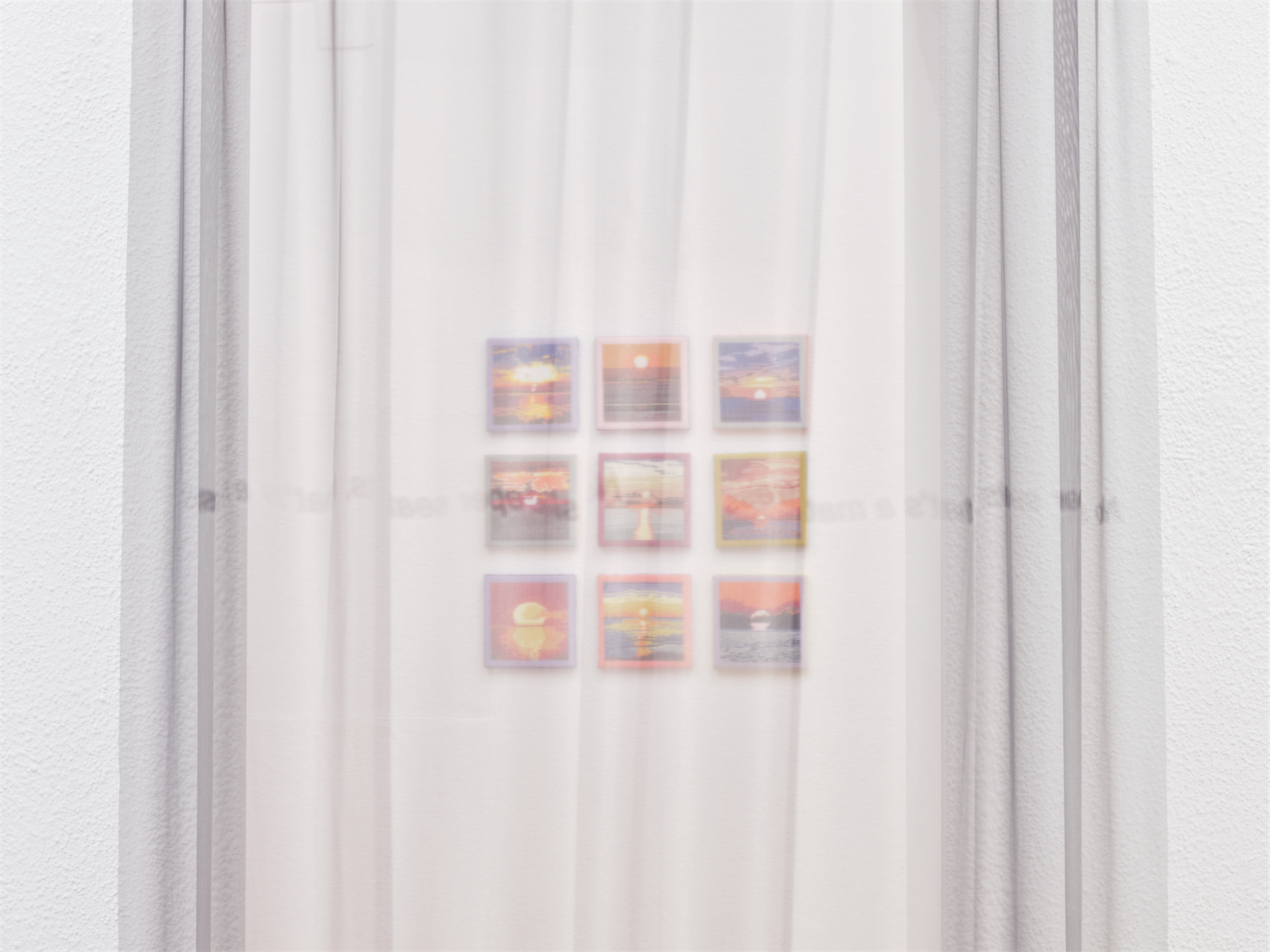 Installation views Stitches. Home as Composition, Nathalie Diserens (background), Camille Farrah Buhler (curtain), KRONE COURONNE, 2022. Photo: © Nicolas Delaroche Studio