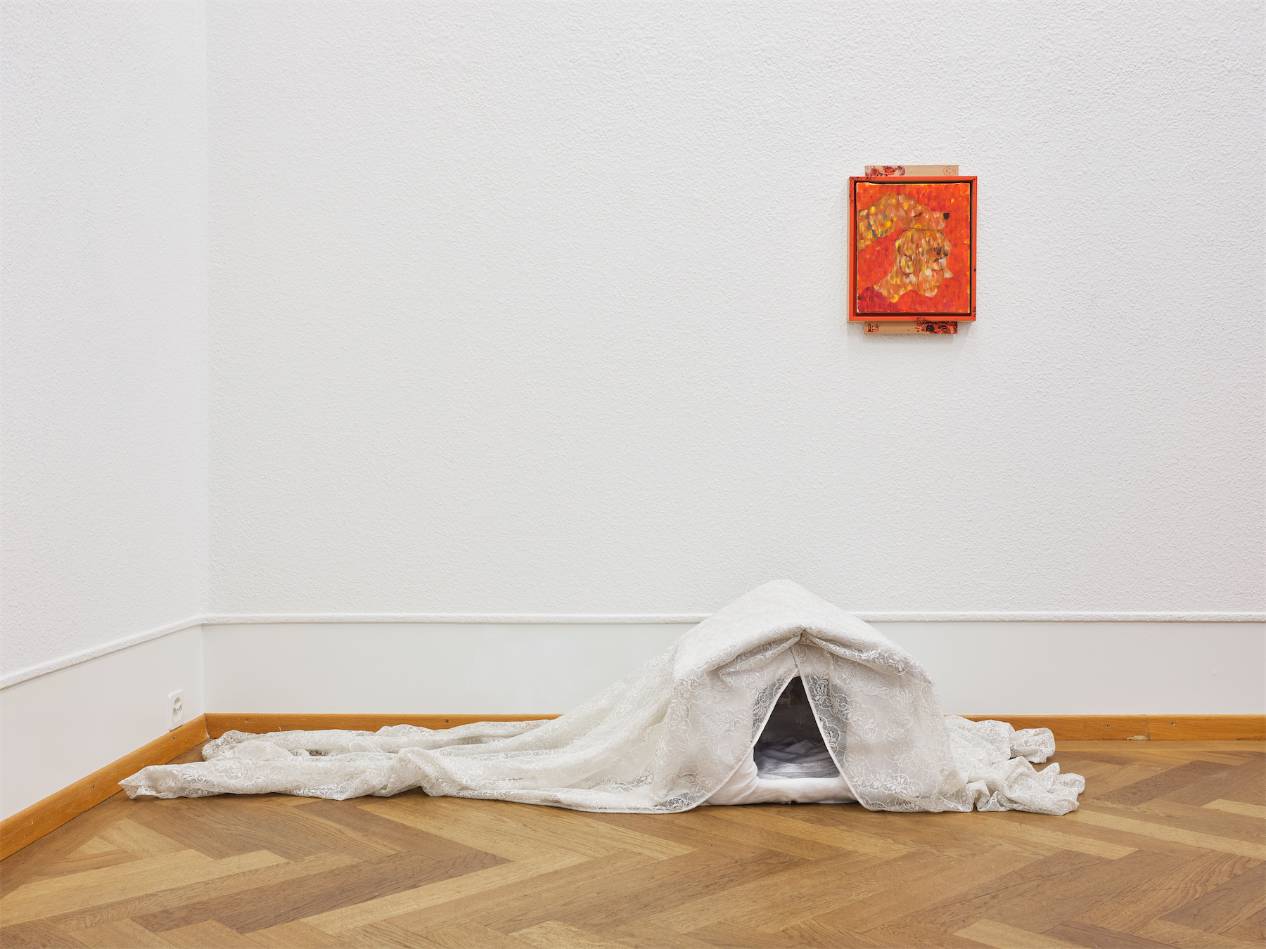 Installation views Stitches. Home as Composition, Jessy Razafimandimby (painting made in collaboration with Niels Trannois), KRONE COURONNE, 2022. Photo: © Nicolas Delaroche Studio