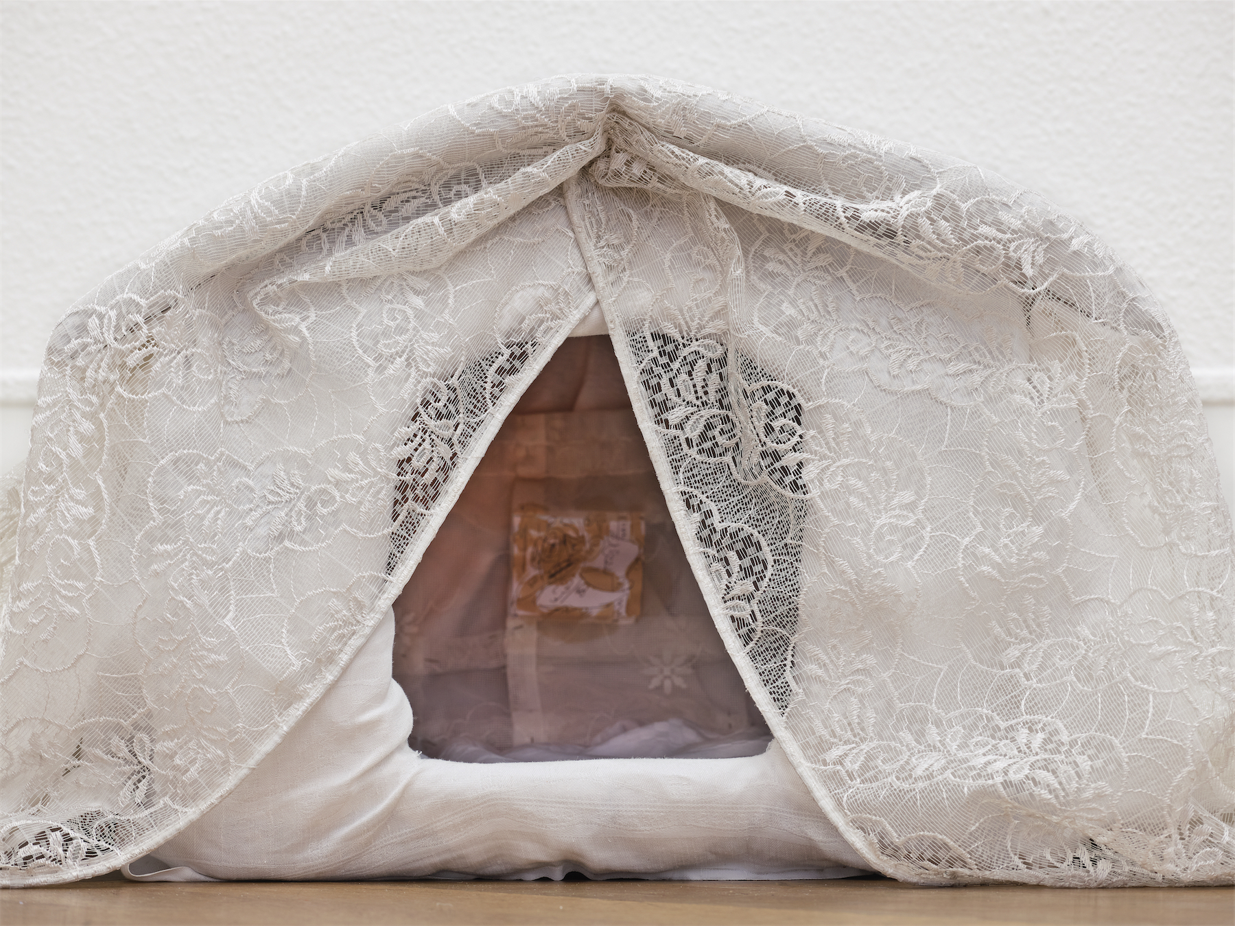 Installation views Stitches. Home as Composition, Jessy Razafimandimby (detail), KRONE COURONNE, 2022. Photo: © Nicolas Delaroche Studio