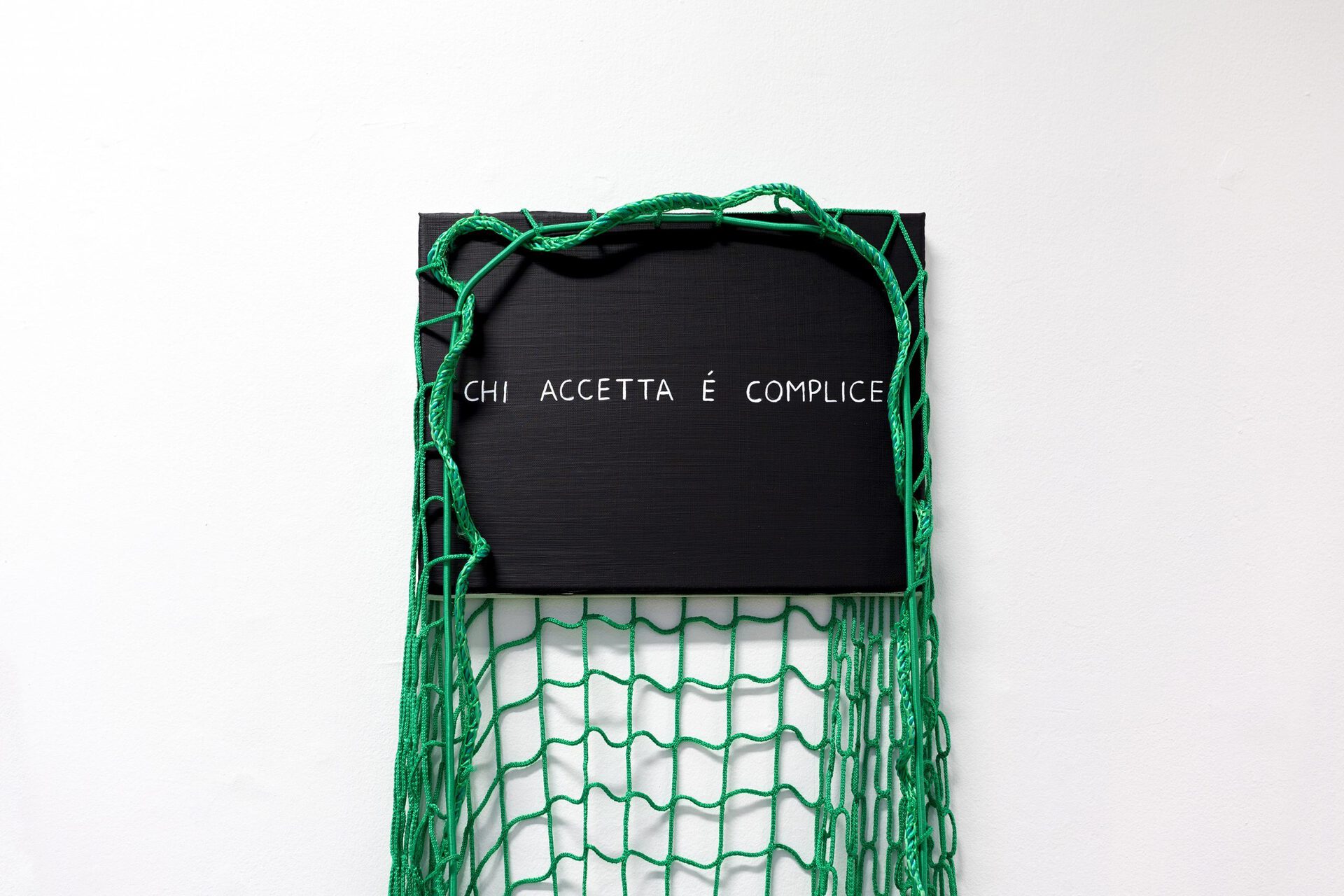 14 Sven Parker. Chi accetta è complice, 2022, acrylic on canvas, cargo net, 210 x 40 cm. Photo by Roman-Sten Tõnissoo