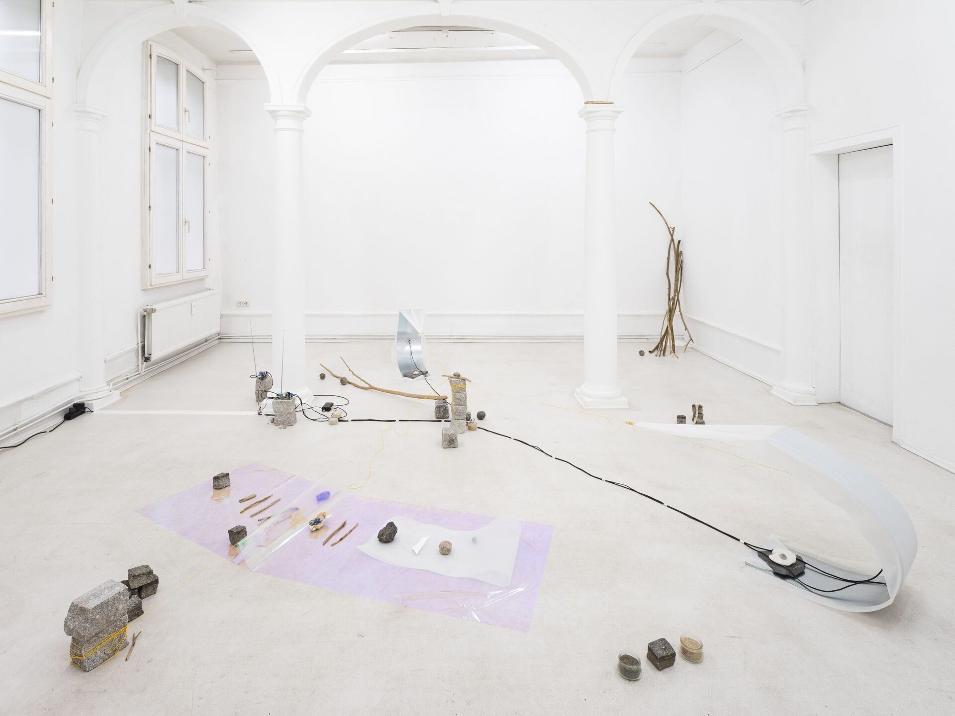 sensible fields (2022) A collaboration between Silvia Noronha & Niko de Paula Lefort Site-specific installation