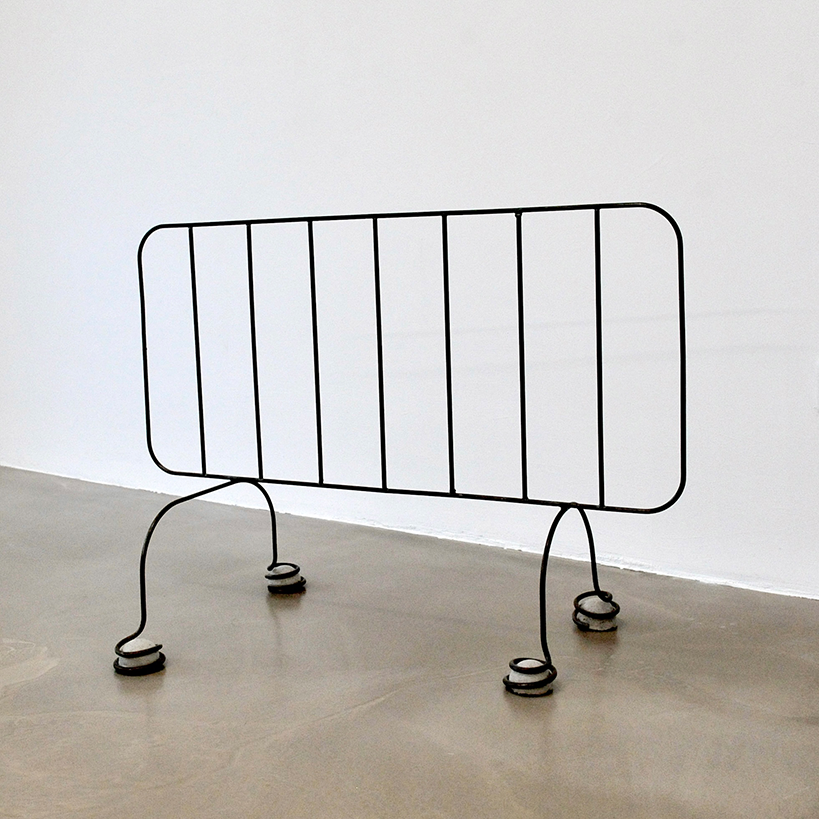 Theresa Lawrenz, pass by, 2019, round steel (welded), concrete, 50x85x35cm