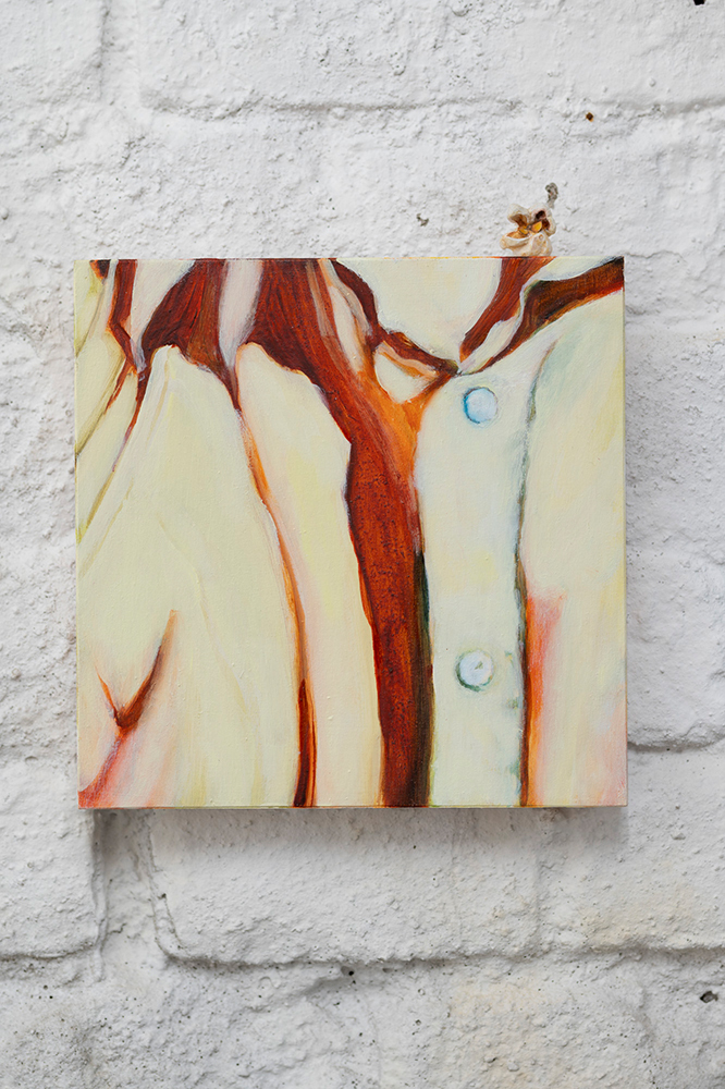 Emma Kling, Two buttons Landscape, 2022, Oil on wood, 20x20cm, plus Popcorn von Amelie, Oil on wood object, 2021