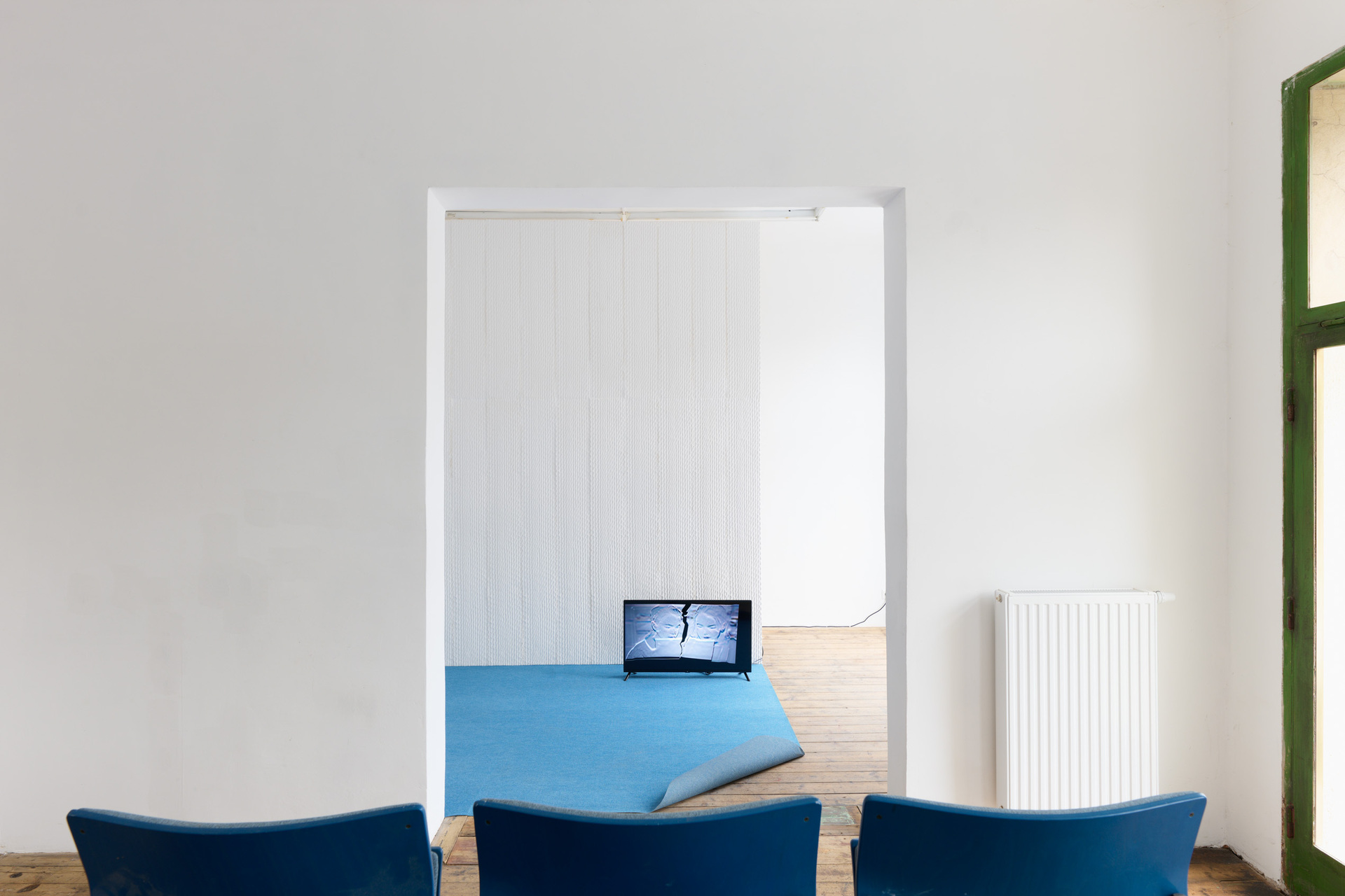 Becket MWN, Sitcom Architecture, installation view, Kevin Space 2022.  Photo: Maximilian Anelli-Monti
