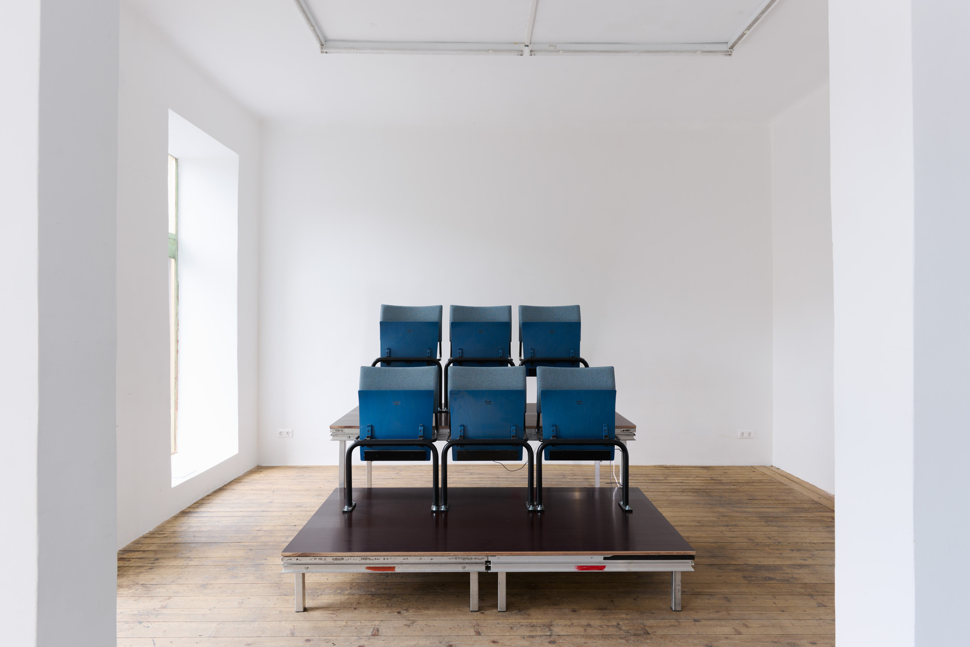 Becket MWN, Sitcom Architecture, installation view, Kevin Space 2022.  Photo: Maximilian Anelli-Monti