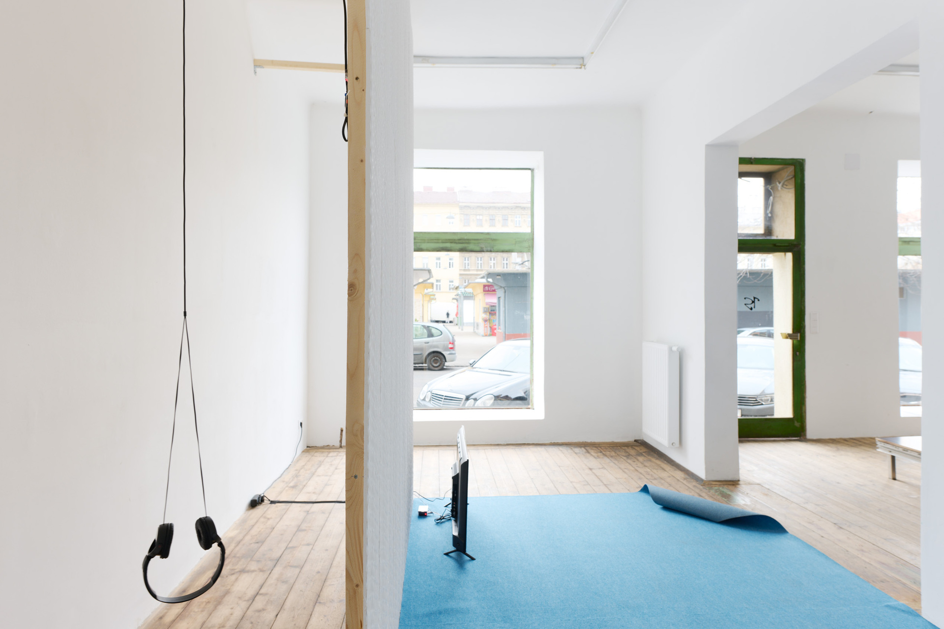 Becket MWN, Sitcom Architecture, installation view, Kevin Space 2022.  Photo: Maximilian Anelli-Monti