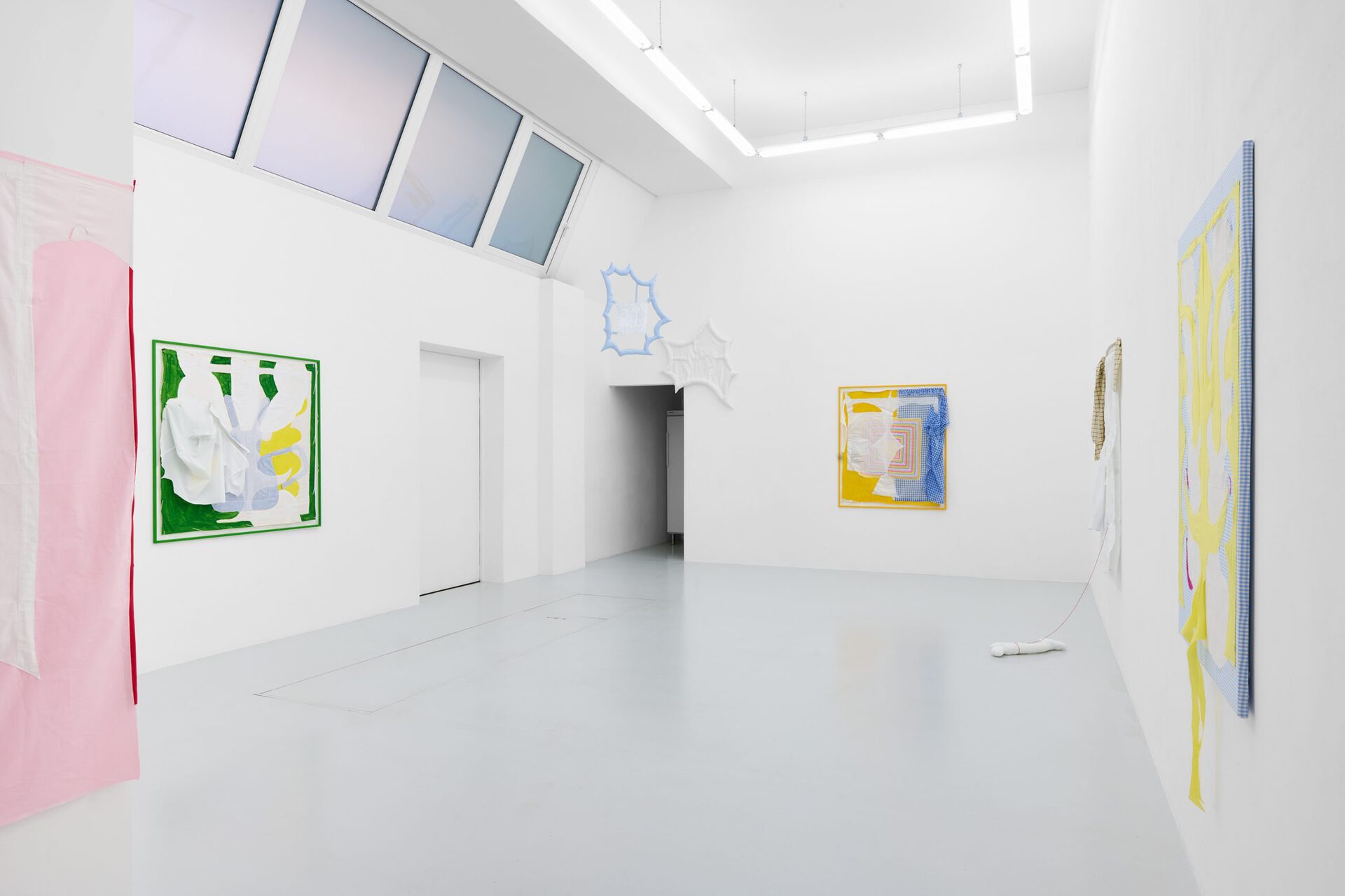 Franca Scholz, bone marrow, installation view, 2022.