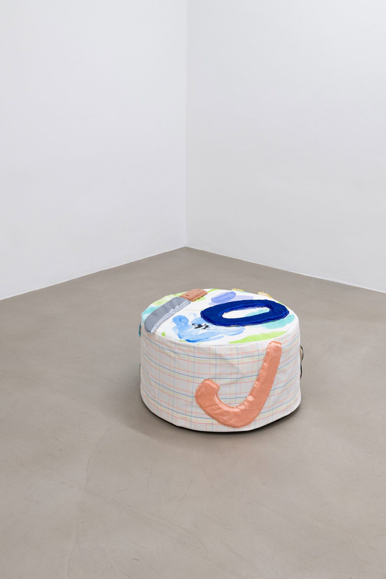 Daniel Ferstl, I’m not a juvenile delinquent, 2022, foam, PU-satin, cotton, plush, yarn, pouf, 35 x 46 x 46 cm. © Wonnerth Dejaco and the artist. Photo: Peter Mochi