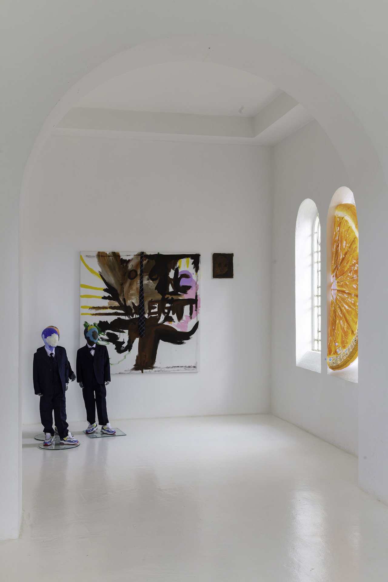 Exhibition’s view Les Trois Mouseketeers - Tout Pour Rien, Fabienne Audéoud - Dan Mitchell - John Russell, CAC-La synagogue de Delme, 2022.