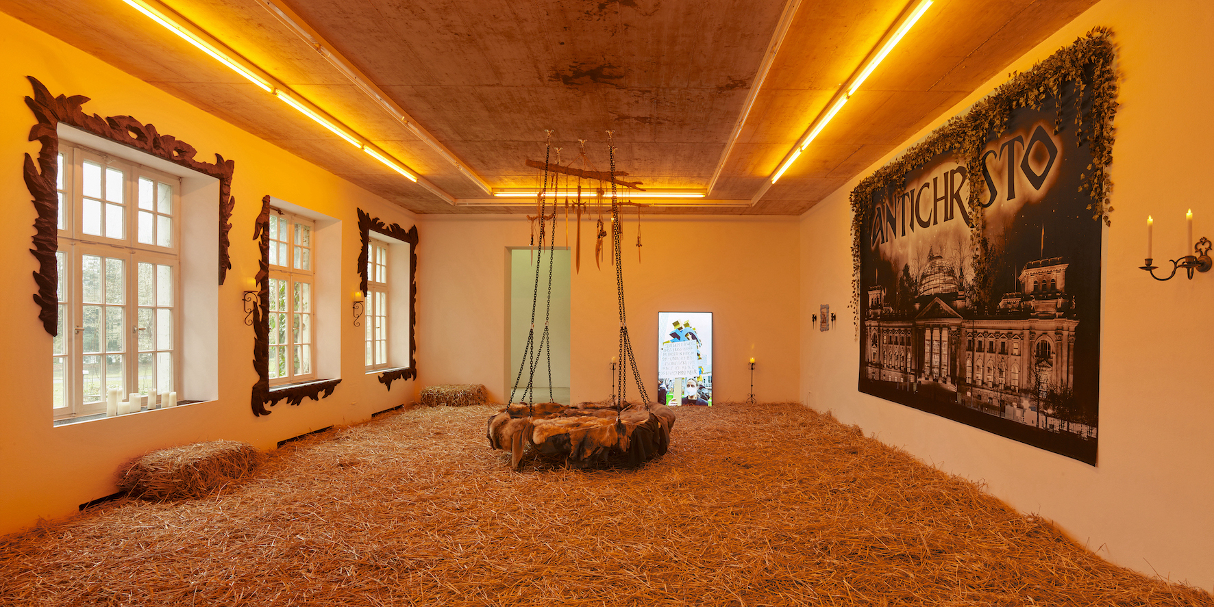 Frankfurter Hauptschule, exhibition view ground floor including Antichristo, 2022, wall cloth, 253 x 420 cm